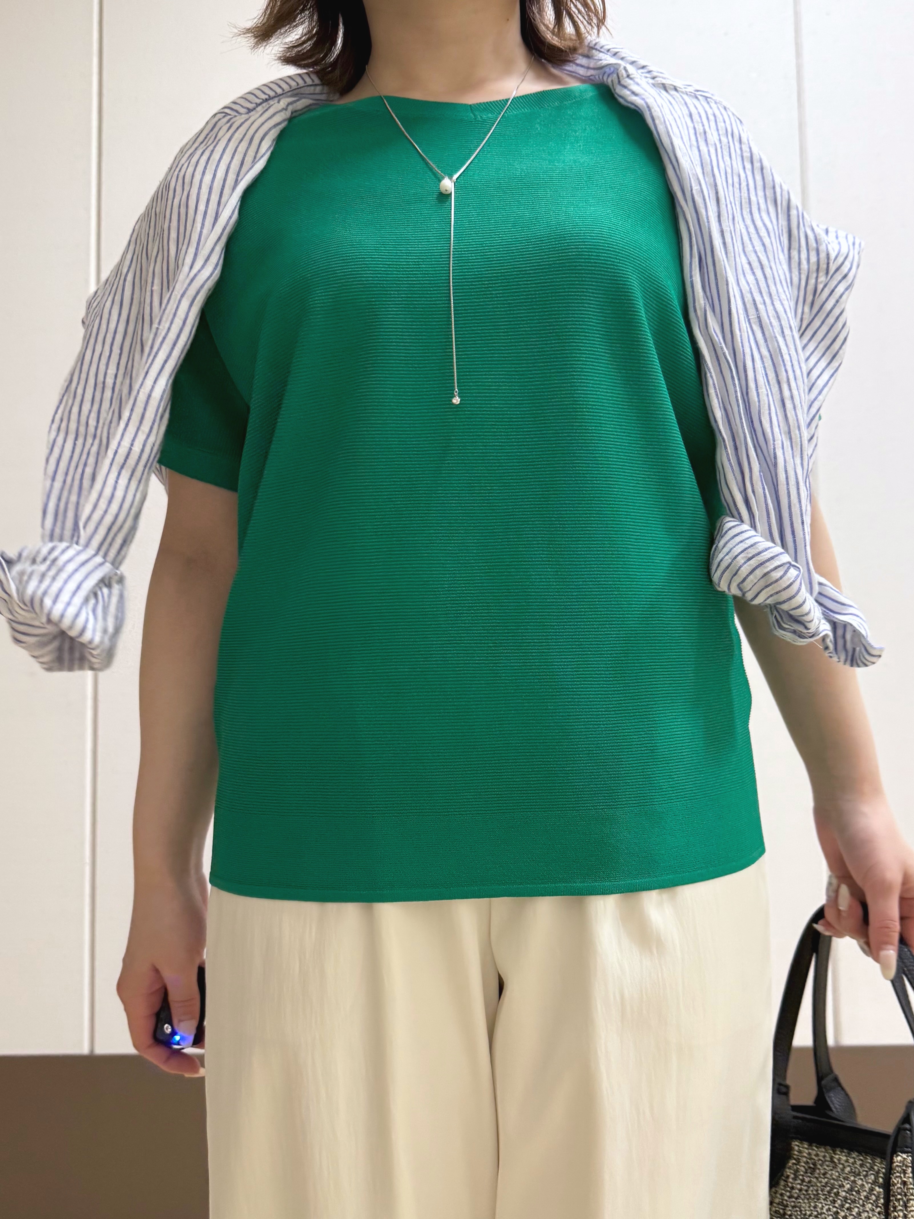 Rikoさんの「INDIVI｜【洗える】ガーター編みVネックニットT」を使ったコーディネート