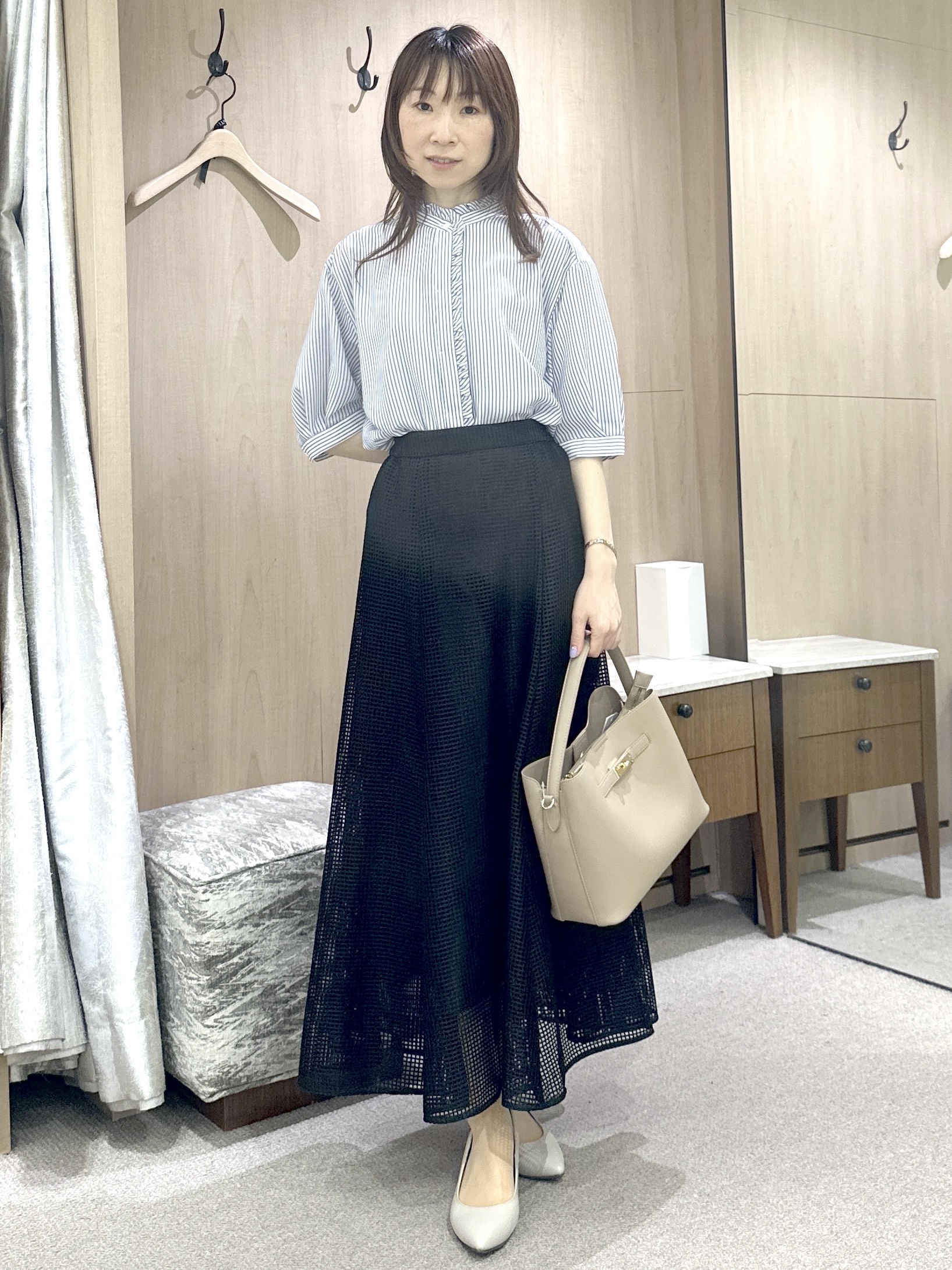 Miwaさんの「UNTITLED｜【接触冷感/通気性/洗える】スタンドカラーフリルブラウス」を使ったコーディネート