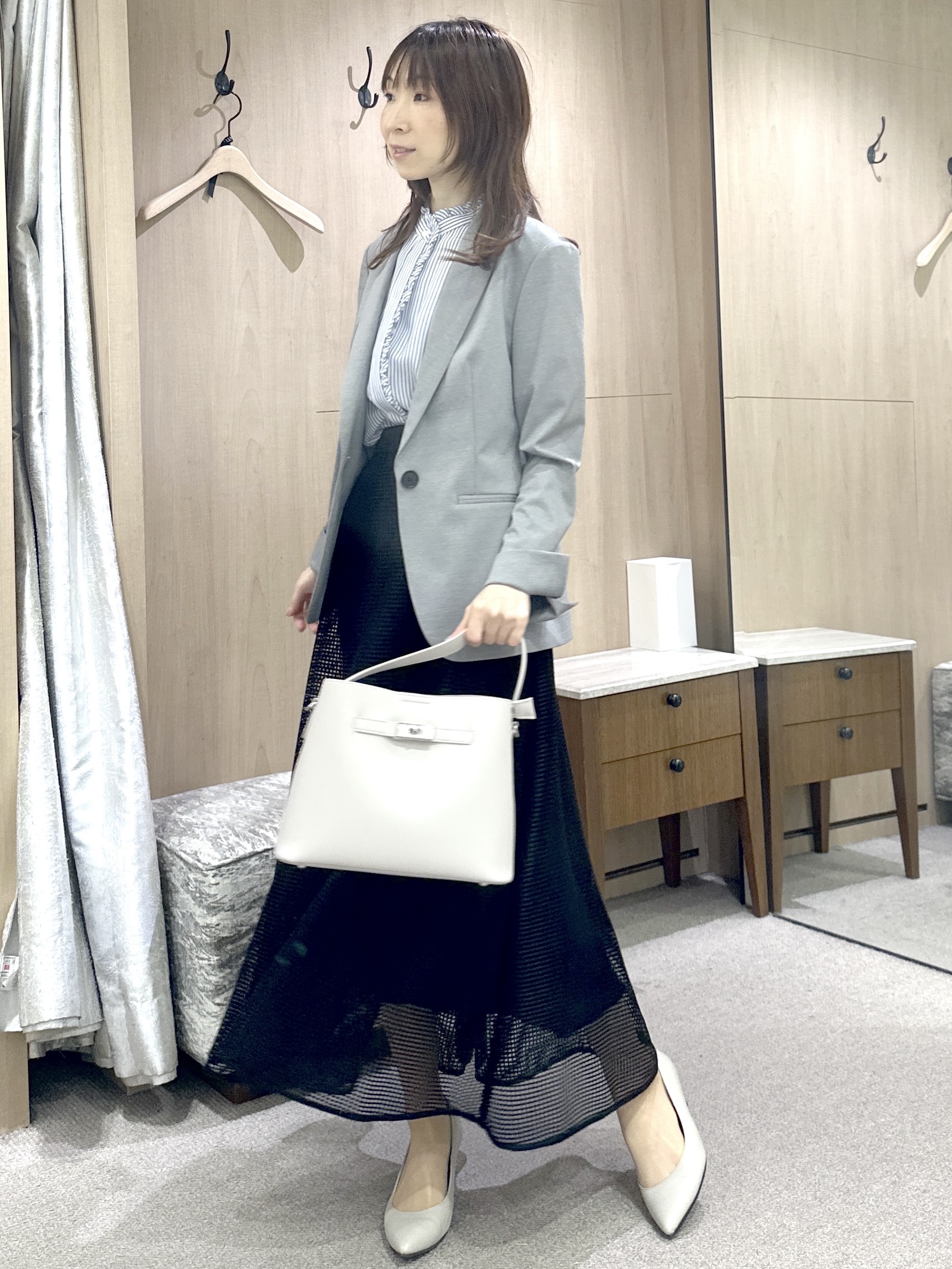 Miwaさんの「UNTITLED｜【接触冷感/通気性/洗える】スタンドカラーフリルブラウス」を使ったコーディネート