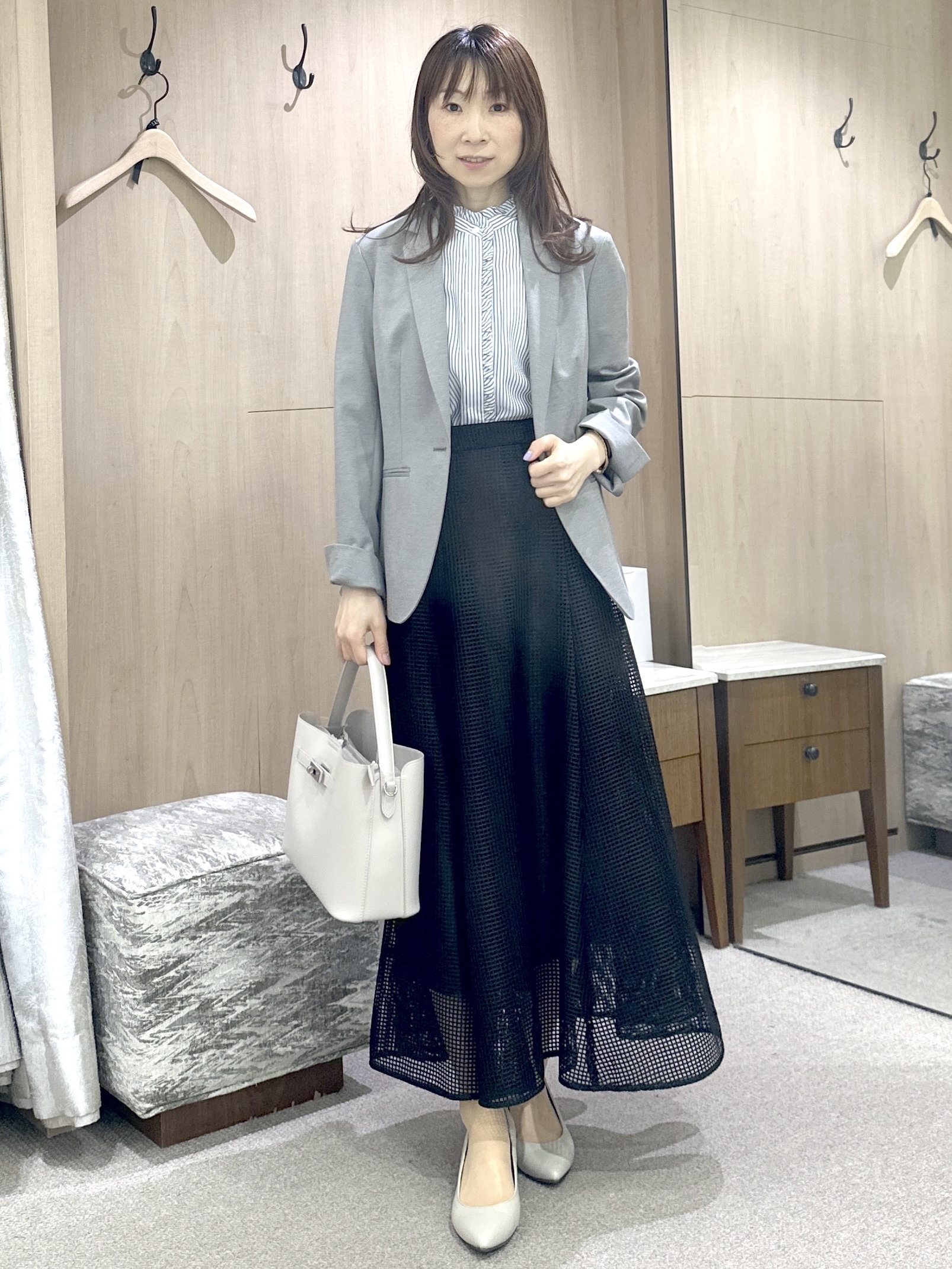 Miwaさんの「UNTITLED｜【接触冷感/通気性/洗える】スタンドカラーフリルブラウス」を使ったコーディネート