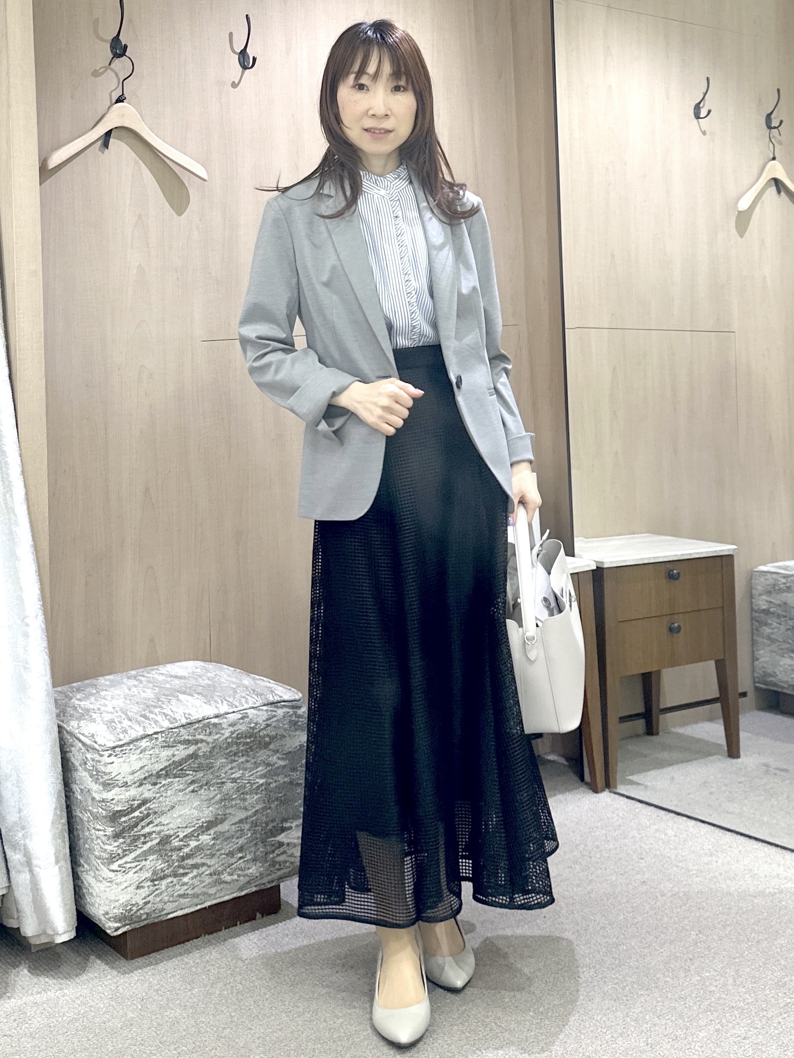 Miwaさんの「UNTITLED｜【接触冷感/通気性/洗える】スタンドカラーフリルブラウス」を使ったコーディネート