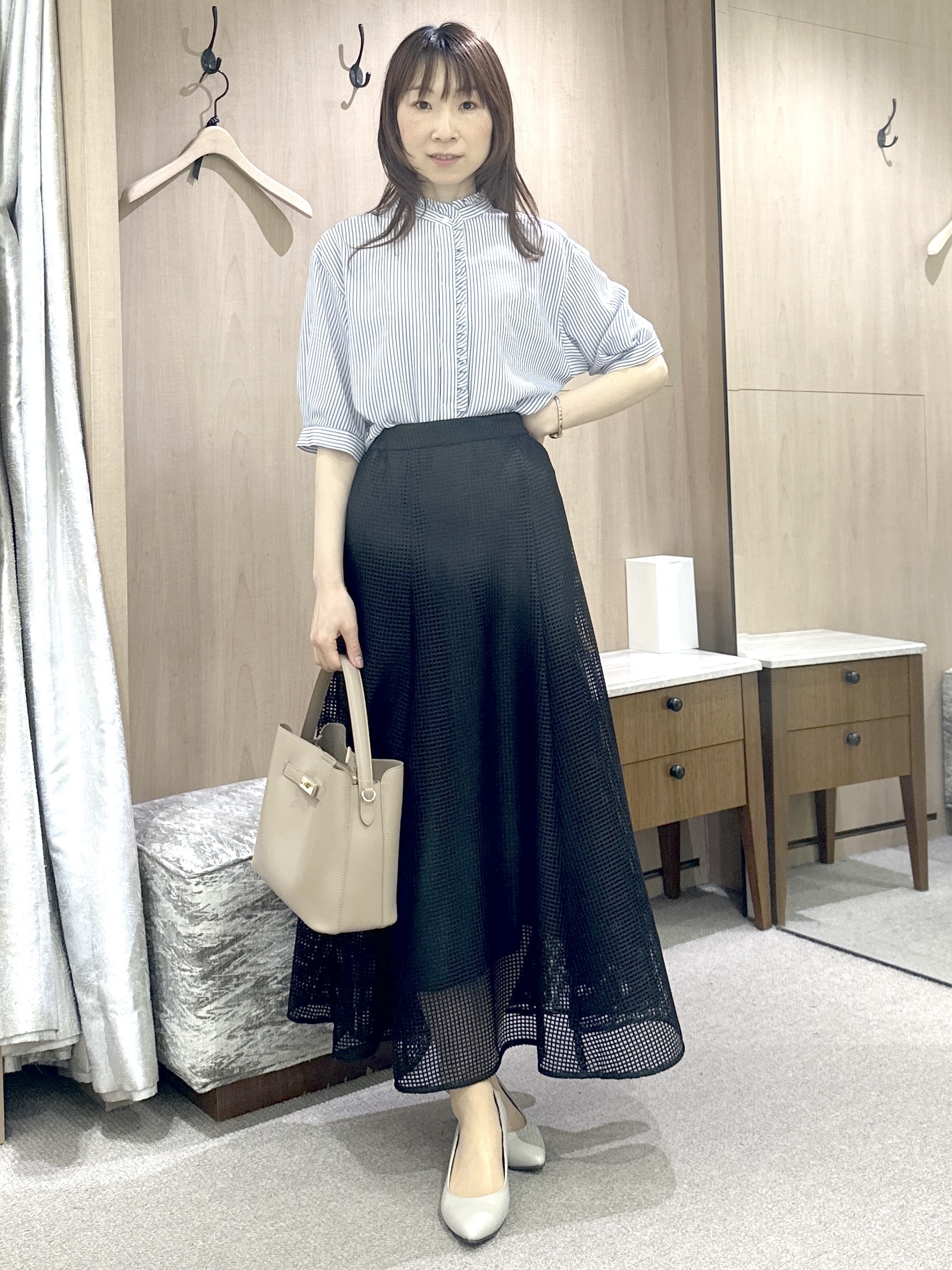 Miwaさんの「UNTITLED｜【接触冷感/通気性/洗える】スタンドカラーフリルブラウス」を使ったコーディネート