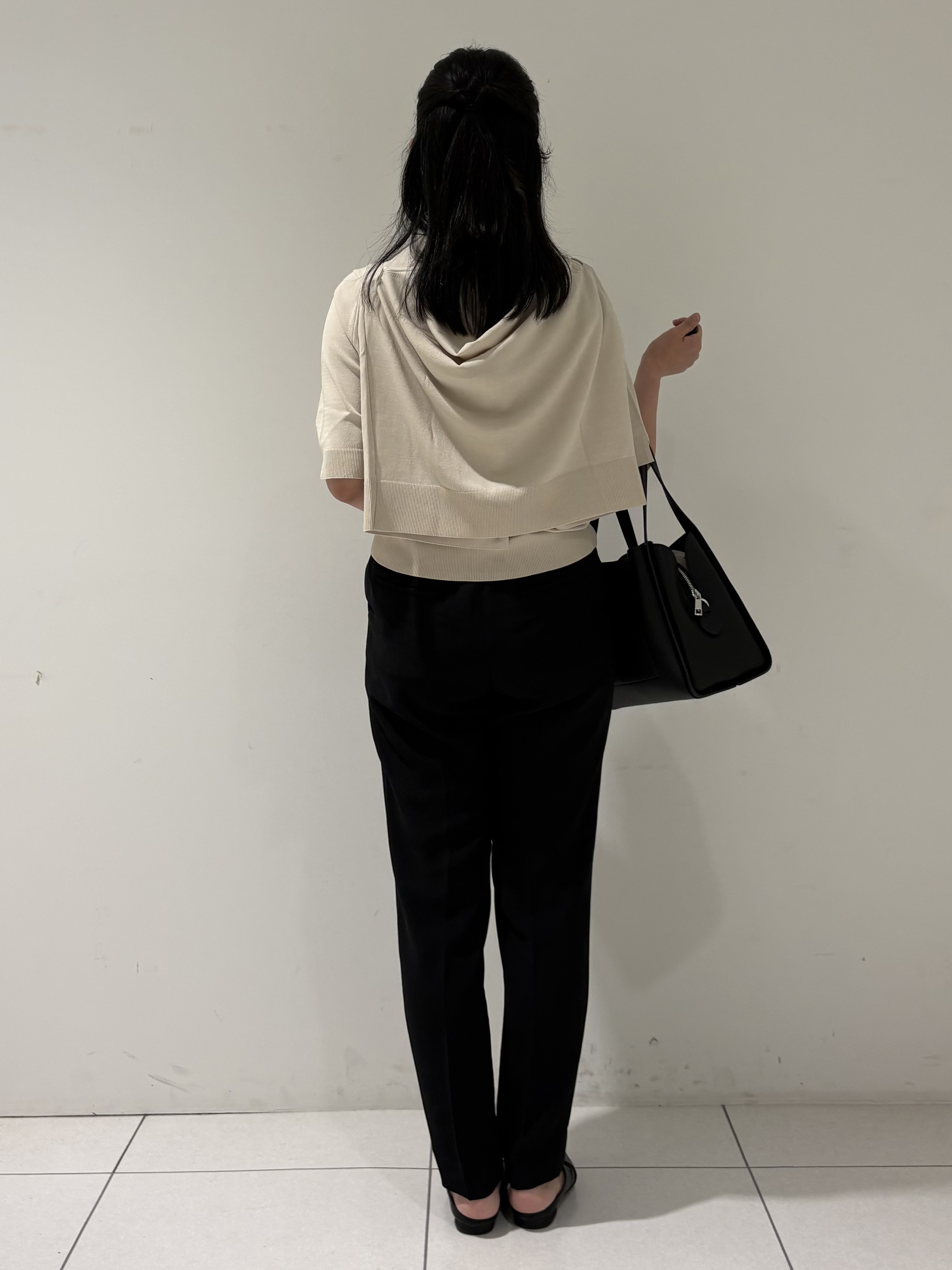 momokoさんの「INDIVI｜【UVケア/接触冷感／アンサンブル】丸首カーディガン＆袖スリット5分袖ニット」を使ったコーディネート