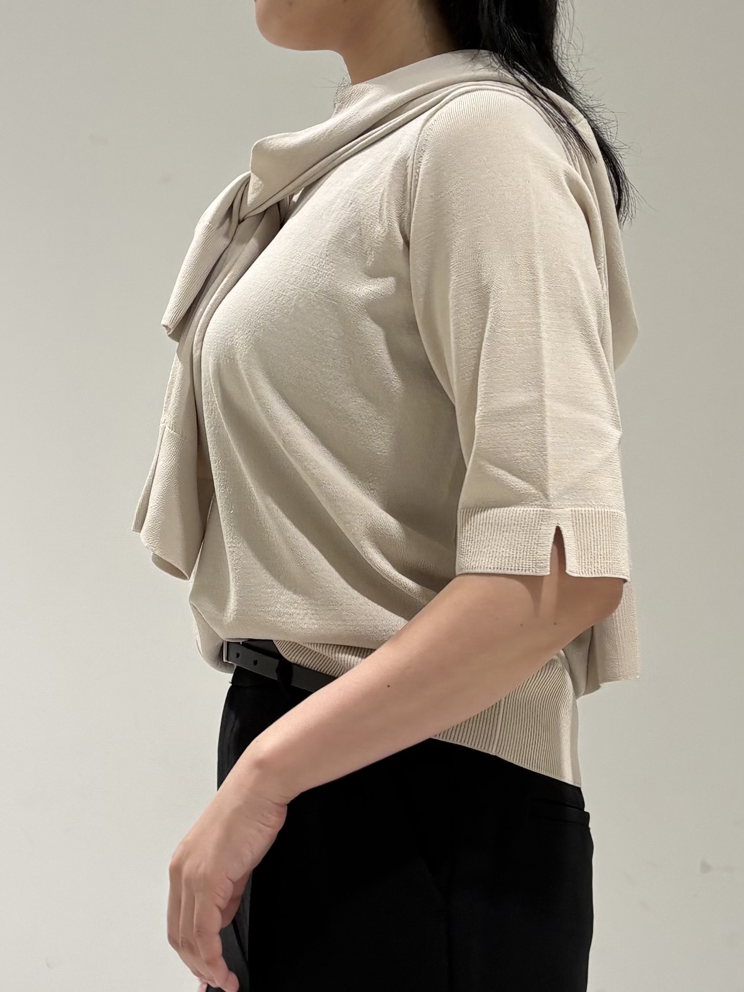 momokoさんの「INDIVI｜【UVケア/接触冷感／アンサンブル】丸首カーディガン＆袖スリット5分袖ニット」を使ったコーディネート
