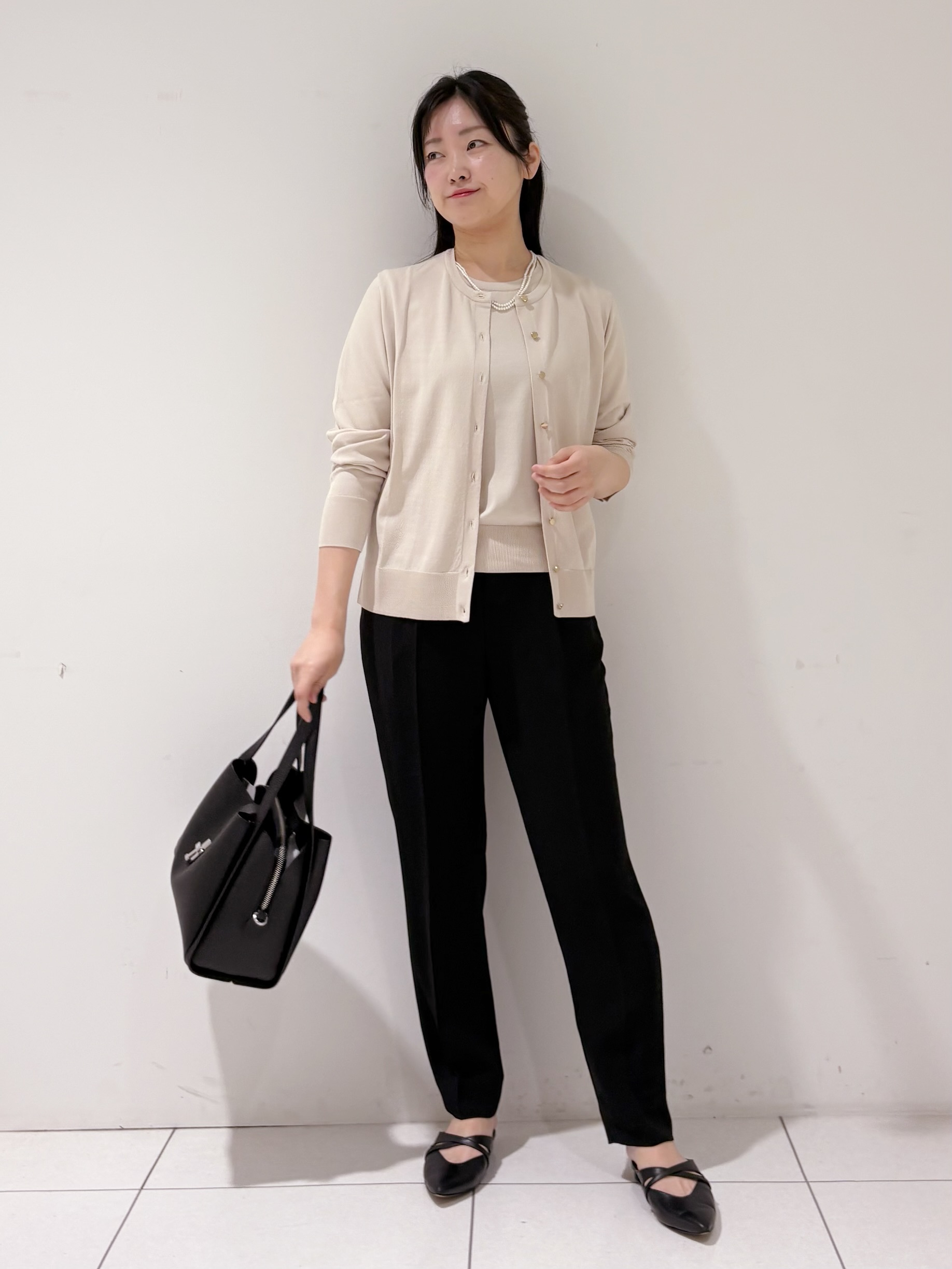 momokoさんの「INDIVI｜【UVケア/接触冷感／アンサンブル】丸首カーディガン＆袖スリット5分袖ニット」を使ったコーディネート