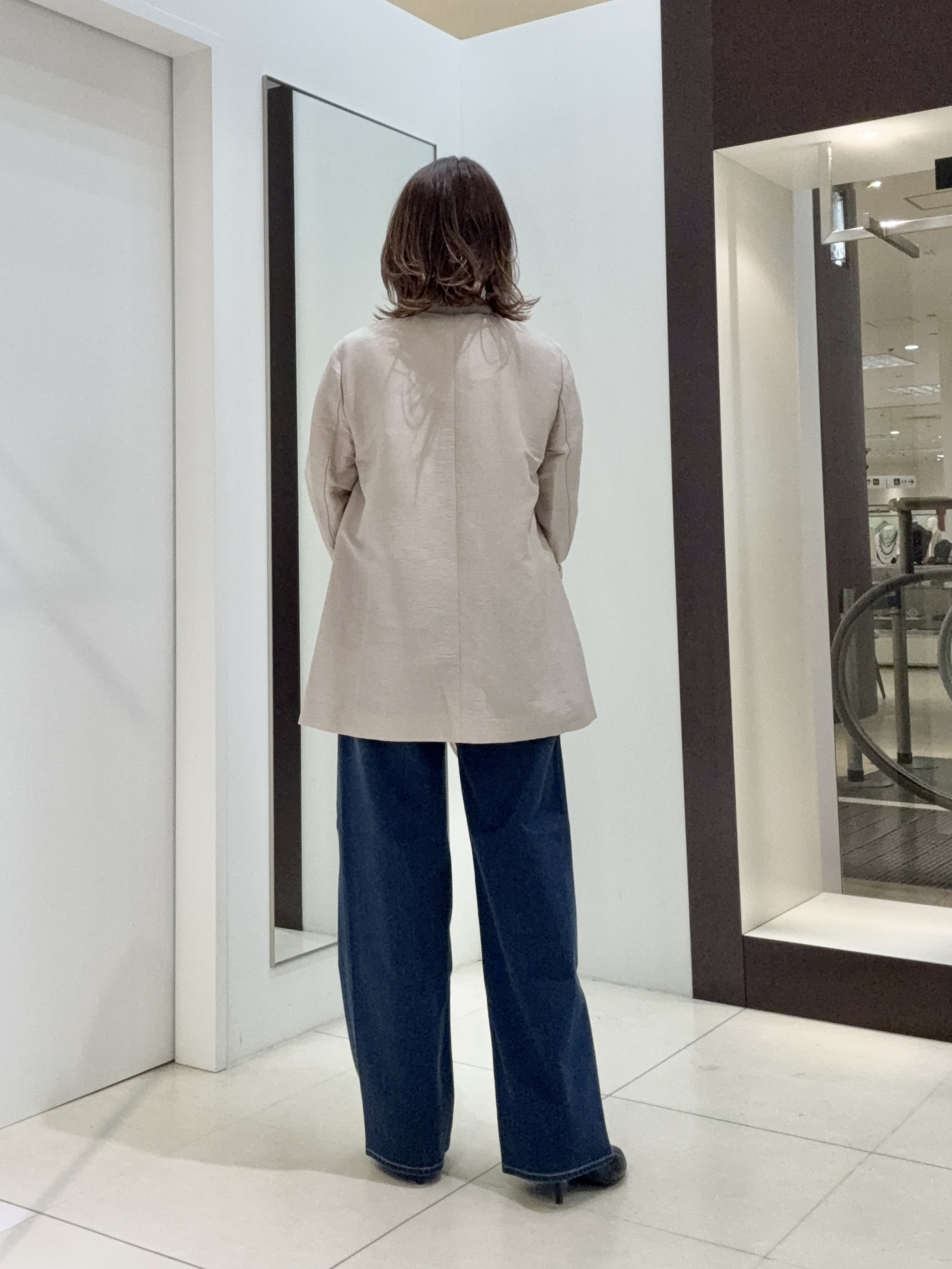tomoさんの「UNTITLED｜【程よいシアー感/洗える】エアリーバイオジャケット」を使ったコーディネート