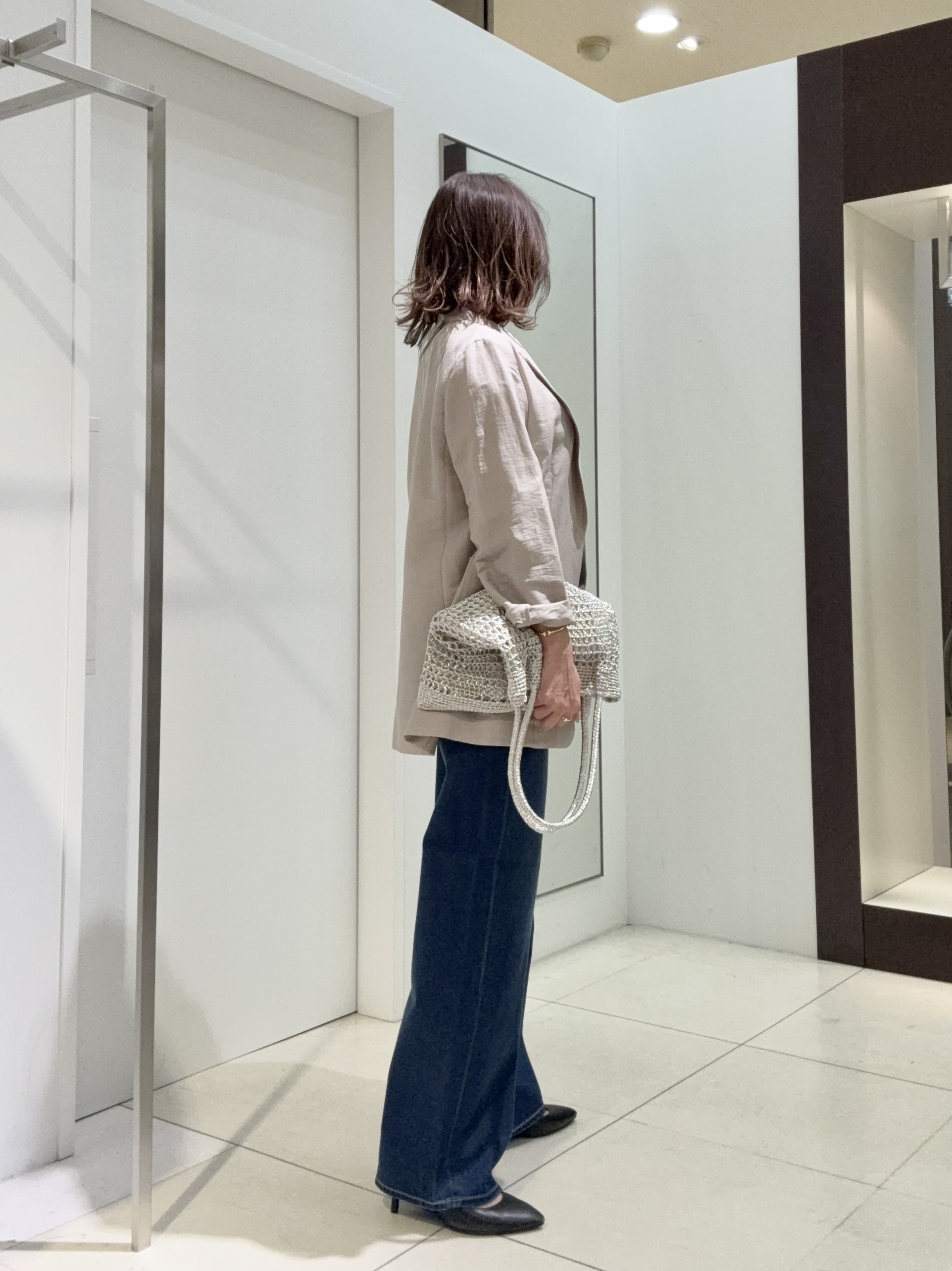 tomoさんの「UNTITLED｜【程よいシアー感/洗える】エアリーバイオジャケット」を使ったコーディネート