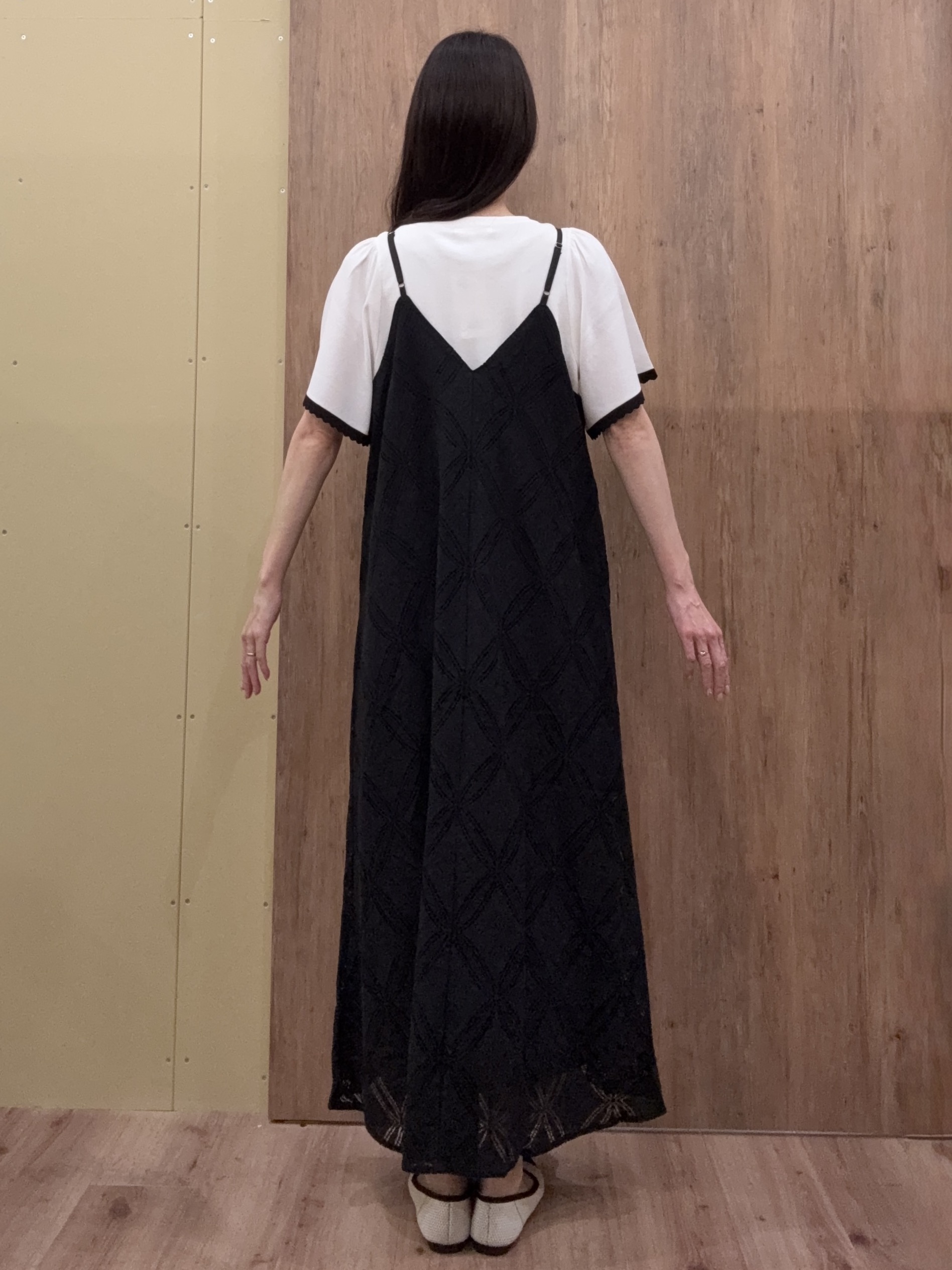 Ayakoさんの「grove｜高評価！【シリーズ累計36万枚！名品ニット】やわらかドライタッチ スカラップスリーブニット」を使ったコーディネート