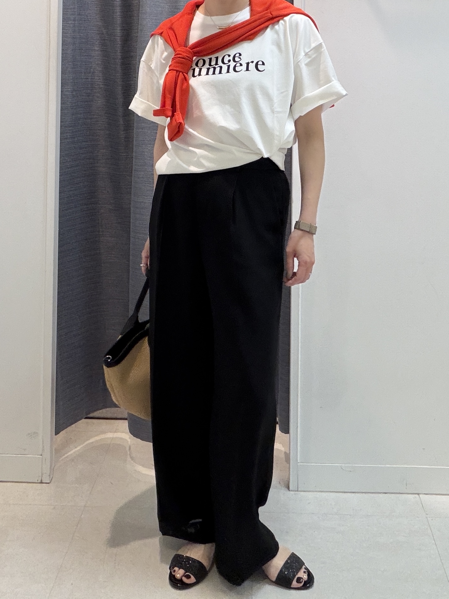 shihoさんの「INDIVI｜コットンロゴTシャツ」を使ったコーディネート