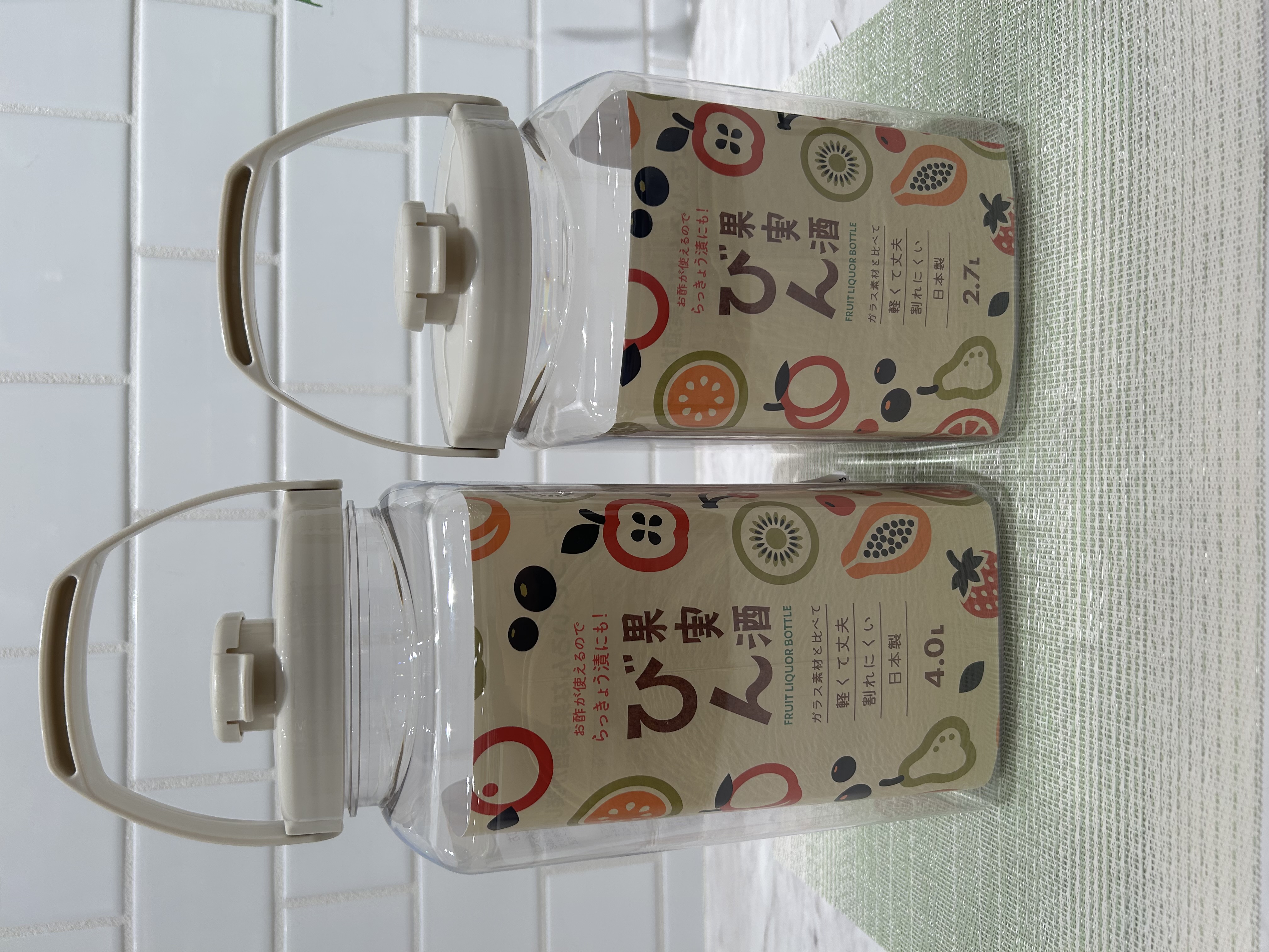 たかともさんの「212 KITCHEN STORE｜樹脂製 果実酒びん 角型 4.0L」を使ったコーディネート