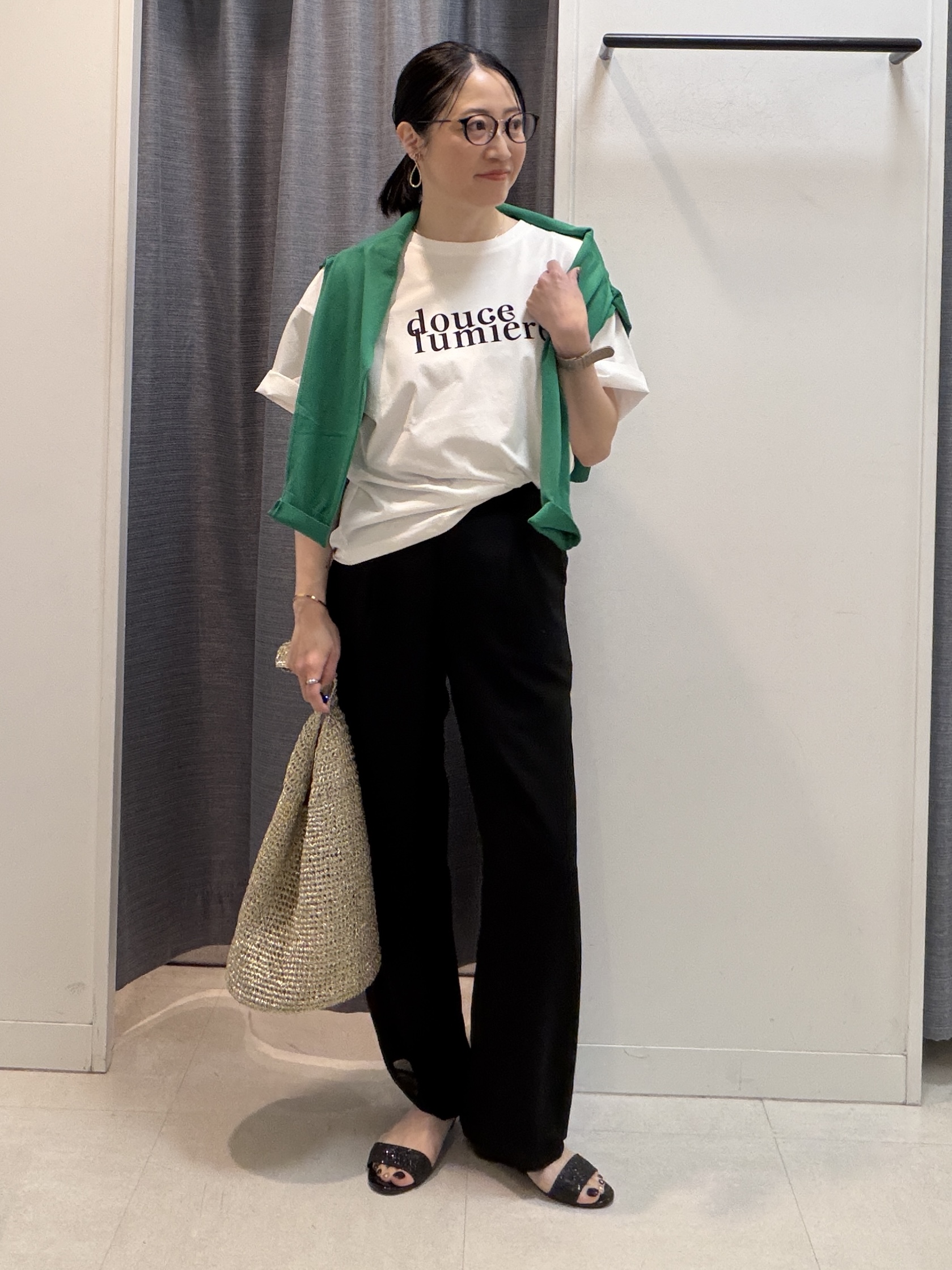 shihoさんの「INDIVI｜コットンロゴTシャツ」を使ったコーディネート