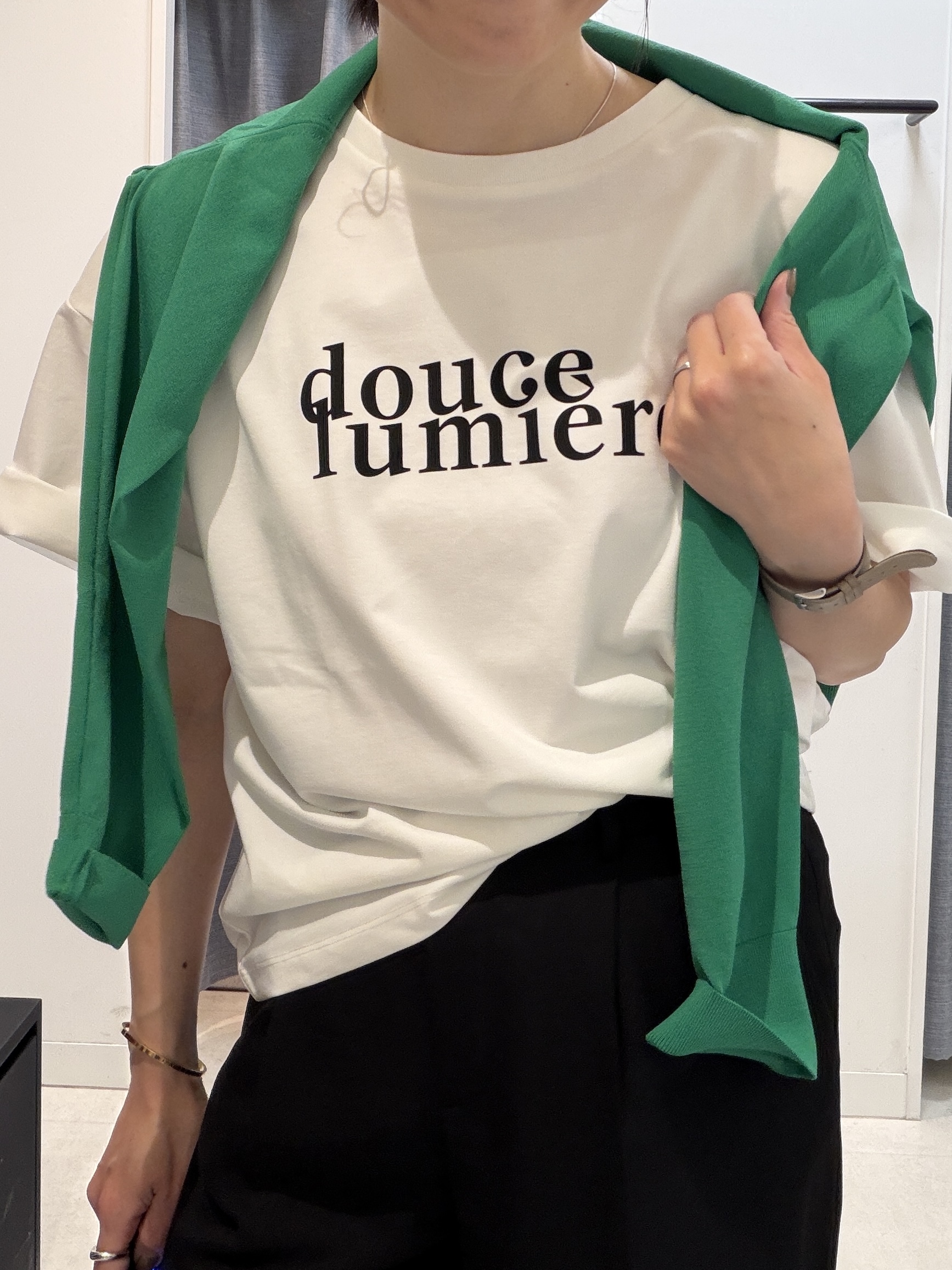 shihoさんの「INDIVI｜コットンロゴTシャツ」を使ったコーディネート