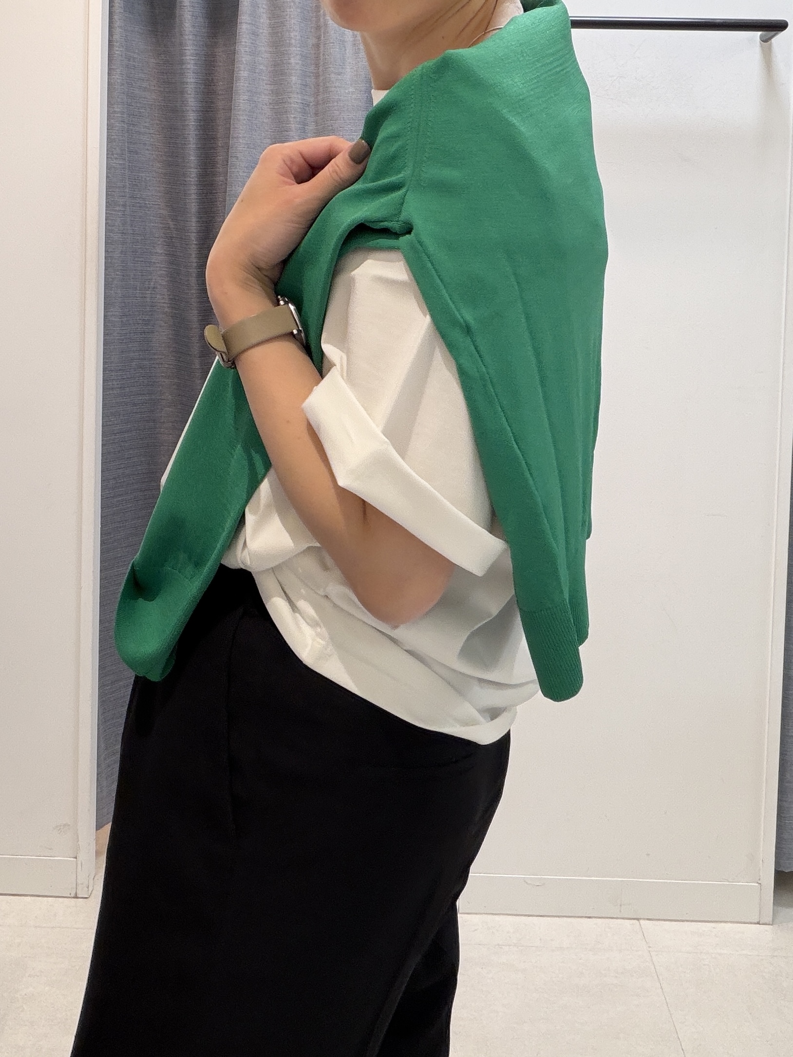 shihoさんの「INDIVI｜コットンロゴTシャツ」を使ったコーディネート