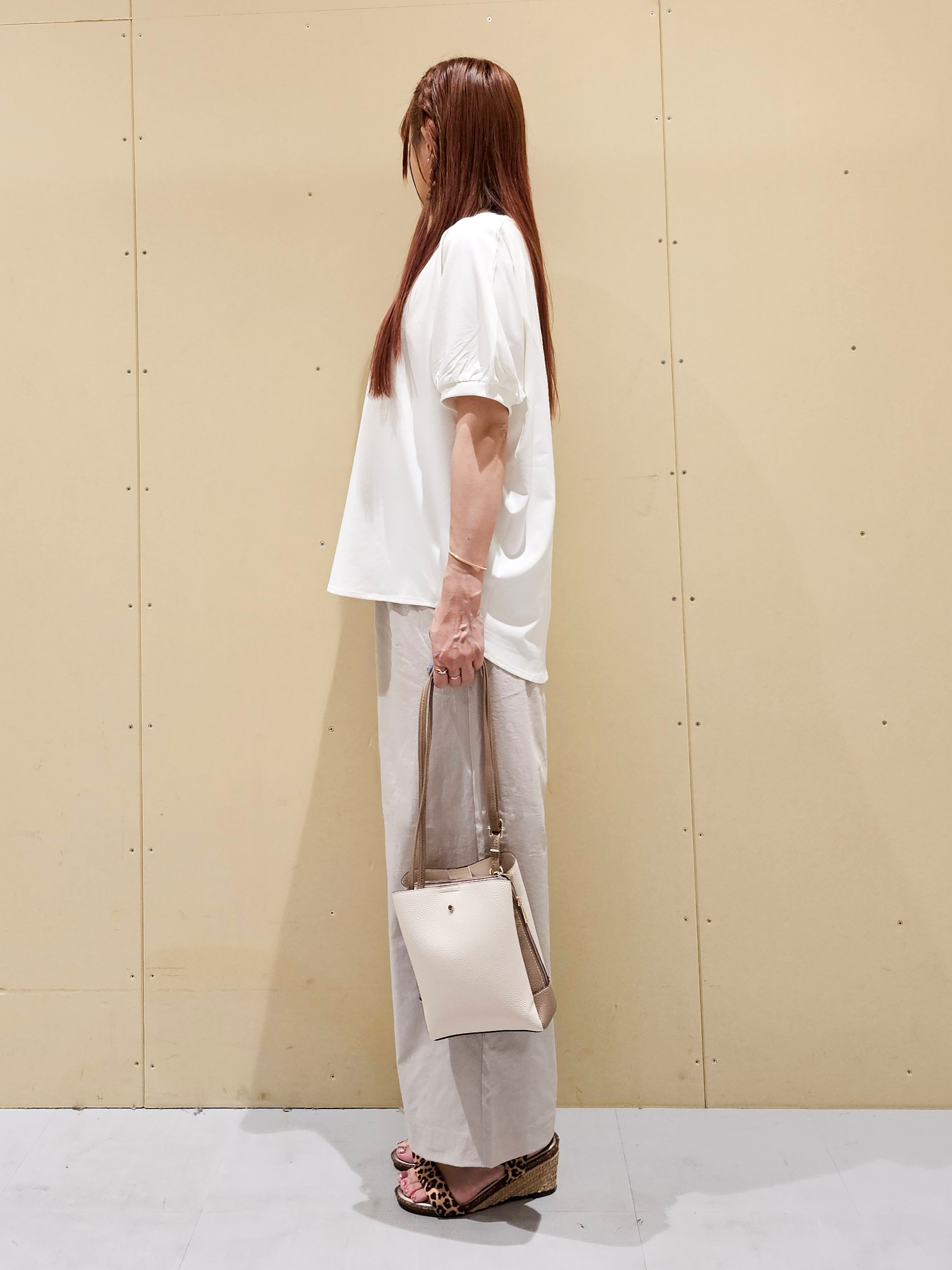 ゆゆさんの「SHOO･LA･RUE｜【ひんやり/洗濯後しわになりにくい】インせず着られる さらっとタッチのドルマンブラウス」を使ったコーディネート