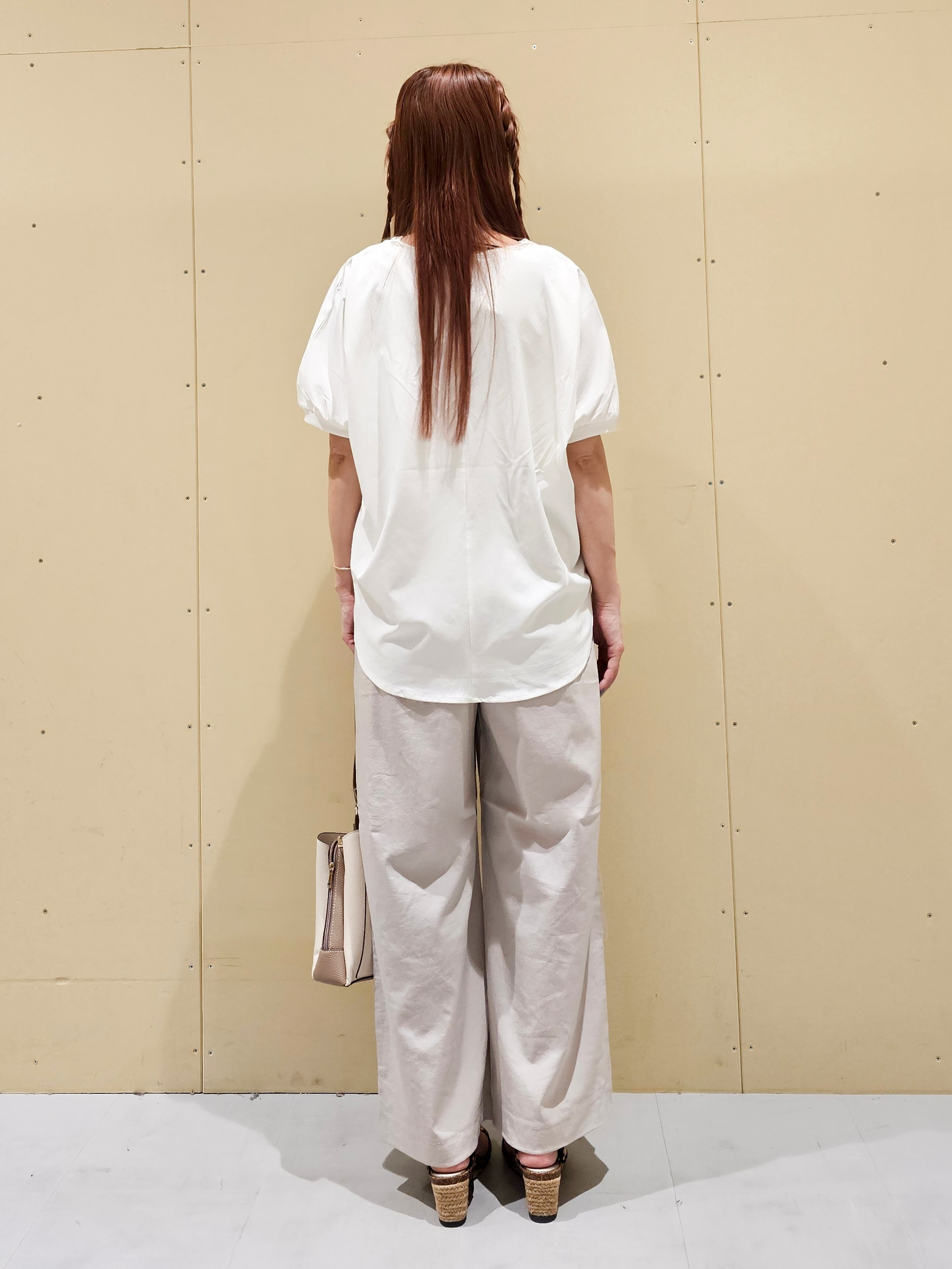 ゆゆさんの「SHOO･LA･RUE｜【ひんやり/洗濯後しわになりにくい】インせず着られる さらっとタッチのドルマンブラウス」を使ったコーディネート
