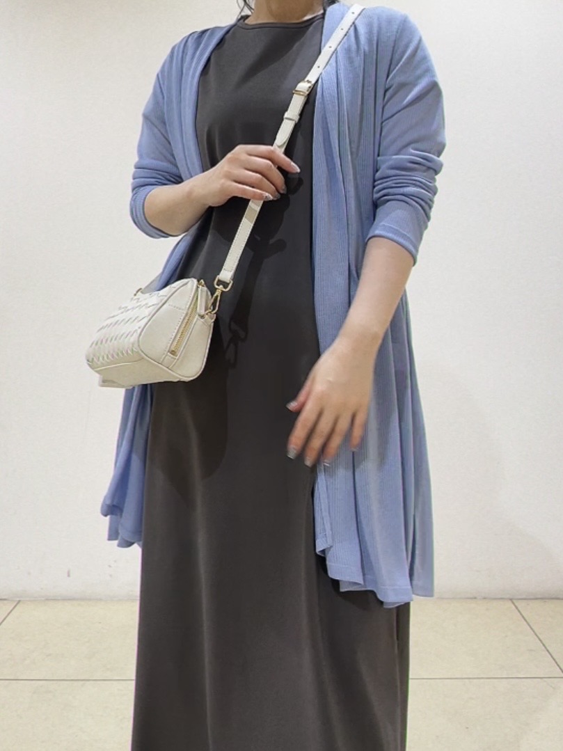 watanabeさんの「UNTITLED｜【洗える／アンサンブル可能】シアースストライプカーディガン」を使ったコーディネート
