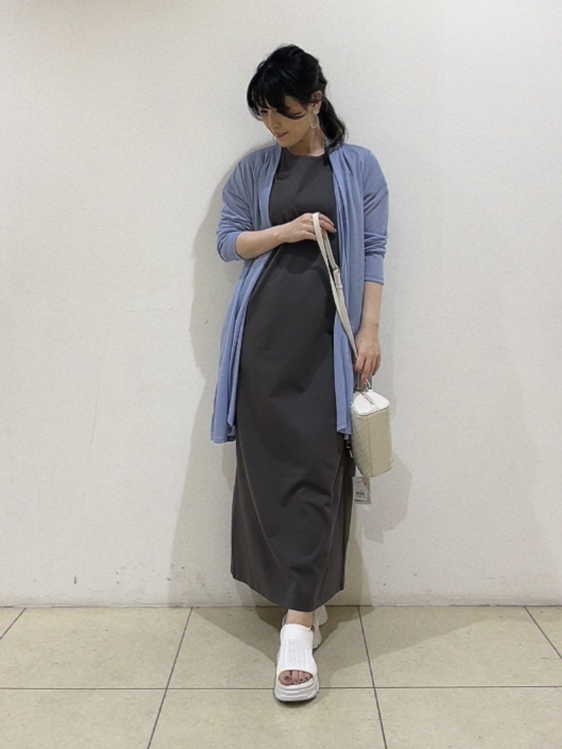 watanabeさんの「UNTITLED｜【洗える／アンサンブル可能】シアースストライプカーディガン」を使ったコーディネート