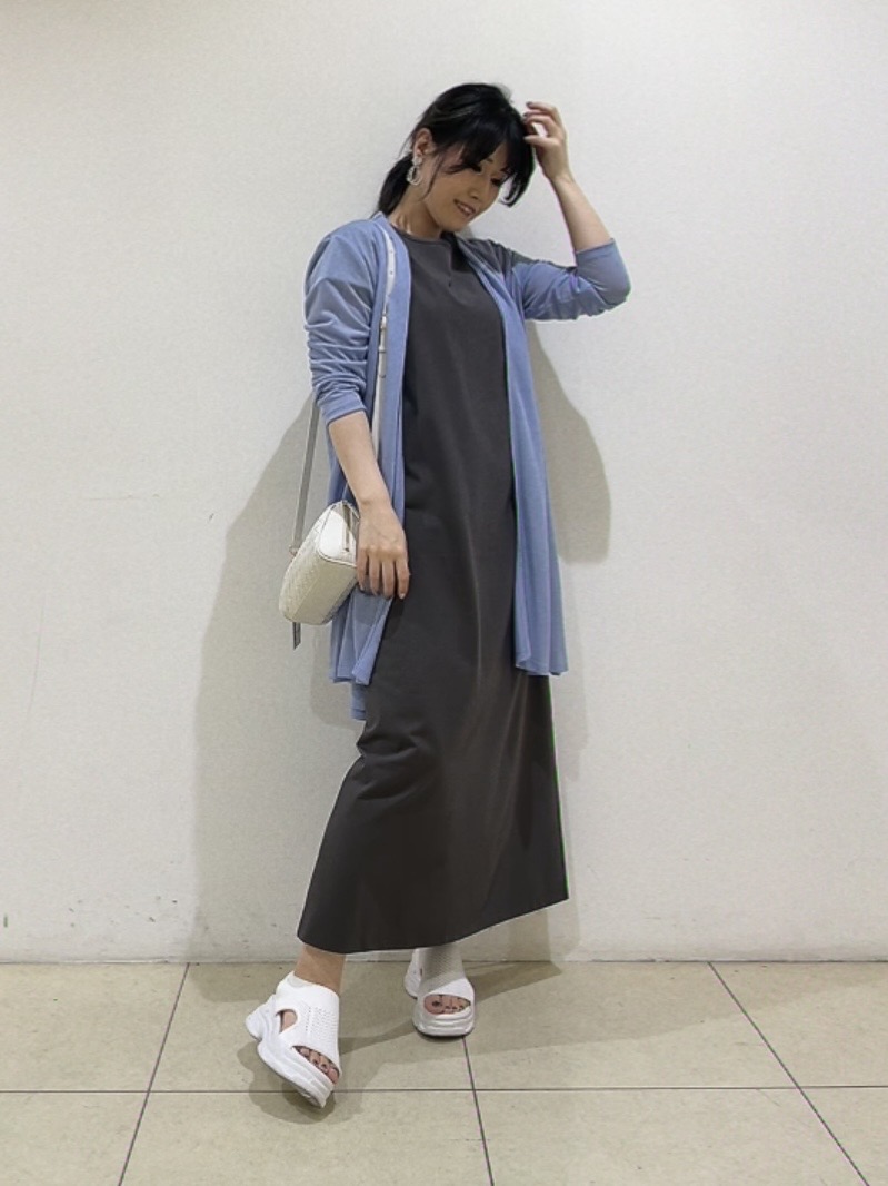watanabeさんの「UNTITLED｜【洗える／アンサンブル可能】シアースストライプカーディガン」を使ったコーディネート
