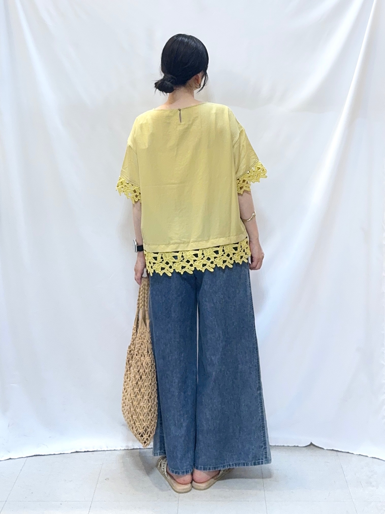 𝐇𝐢𝐫𝐨𝐦𝐢さんの「SHOO･LA･RUE｜【ひんやり/洗濯後しわになりにくい/S-LL】コーデの主役になる レース付きブラウス」を使ったコーディネート