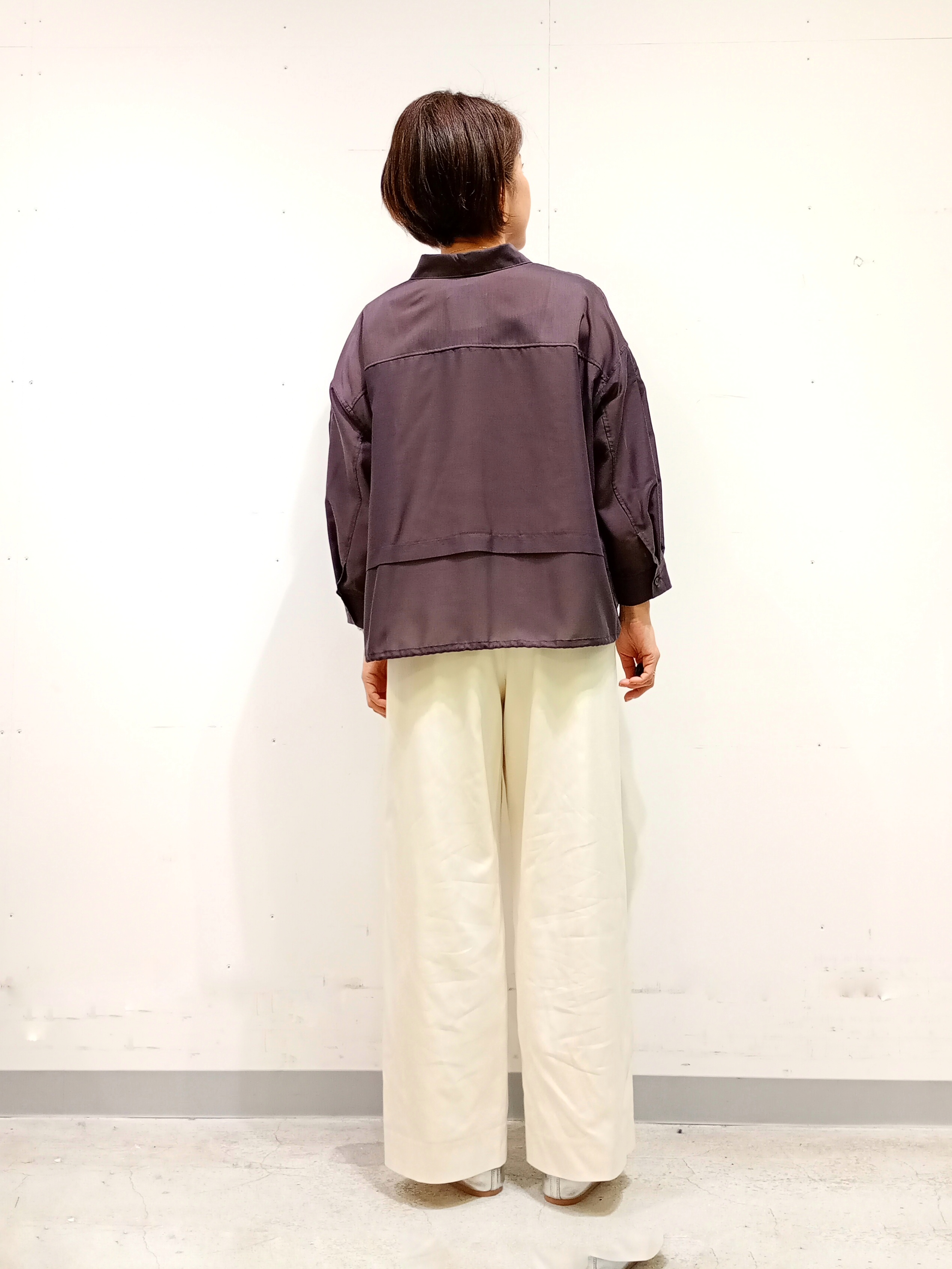 Kさんの「INDIVI｜【接触冷感／洗える／2WAY】ドロスト付 シアーシャンブレーシャツ」を使ったコーディネート