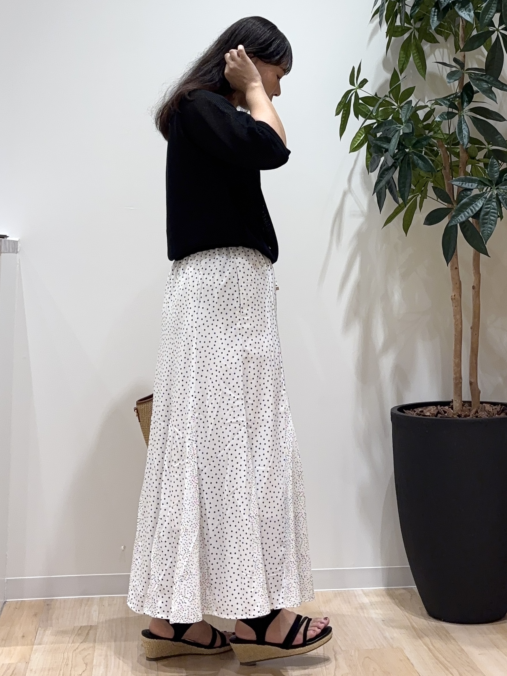 miraiさんの「grove｜【貴島明日香さん着用・洗える】透けない、大人のメッシュカーディガン」を使ったコーディネート
