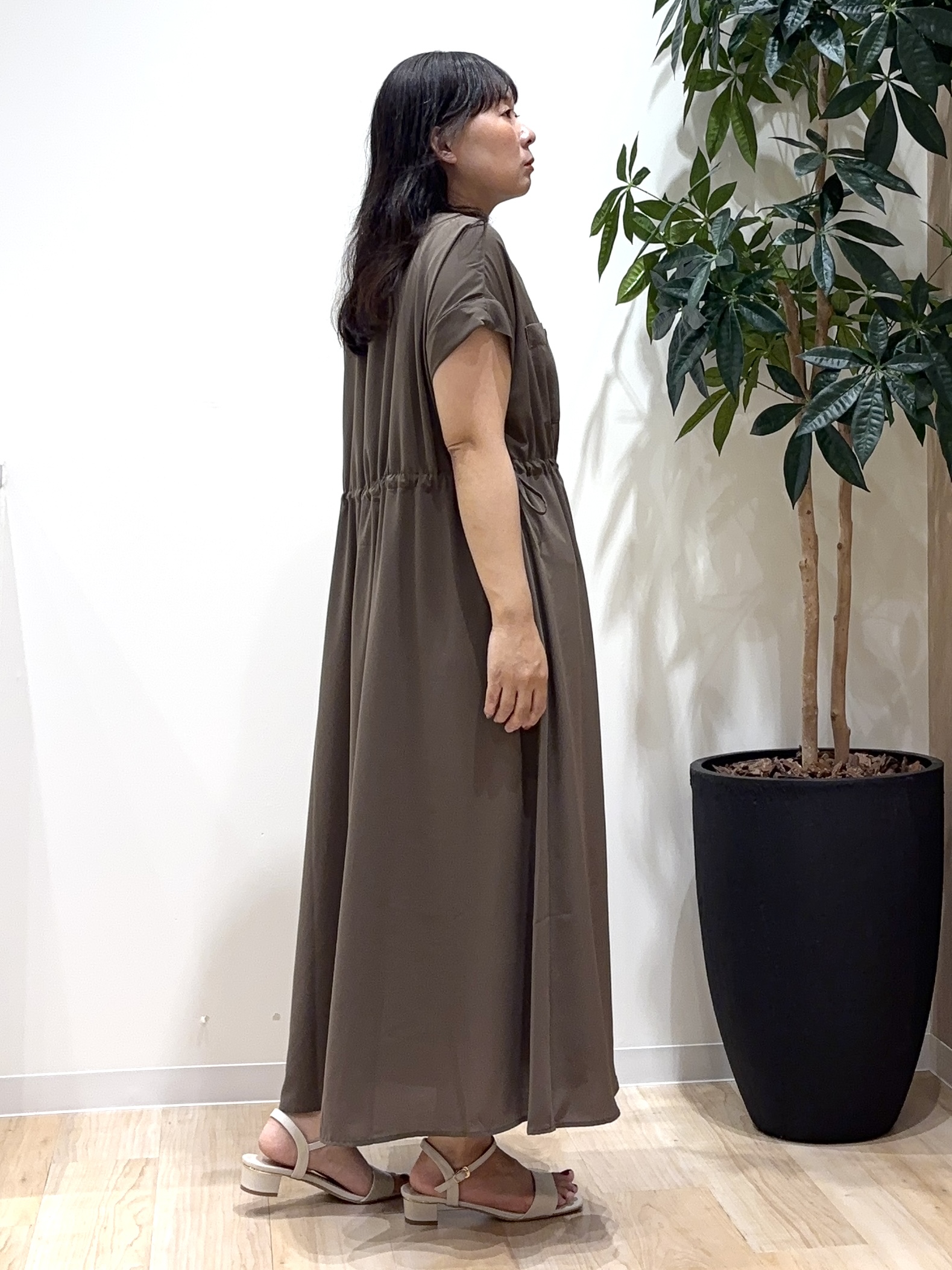 miraiさんの「grove｜【洗える/体型カバー】ウエストドロストワンピース」を使ったコーディネート