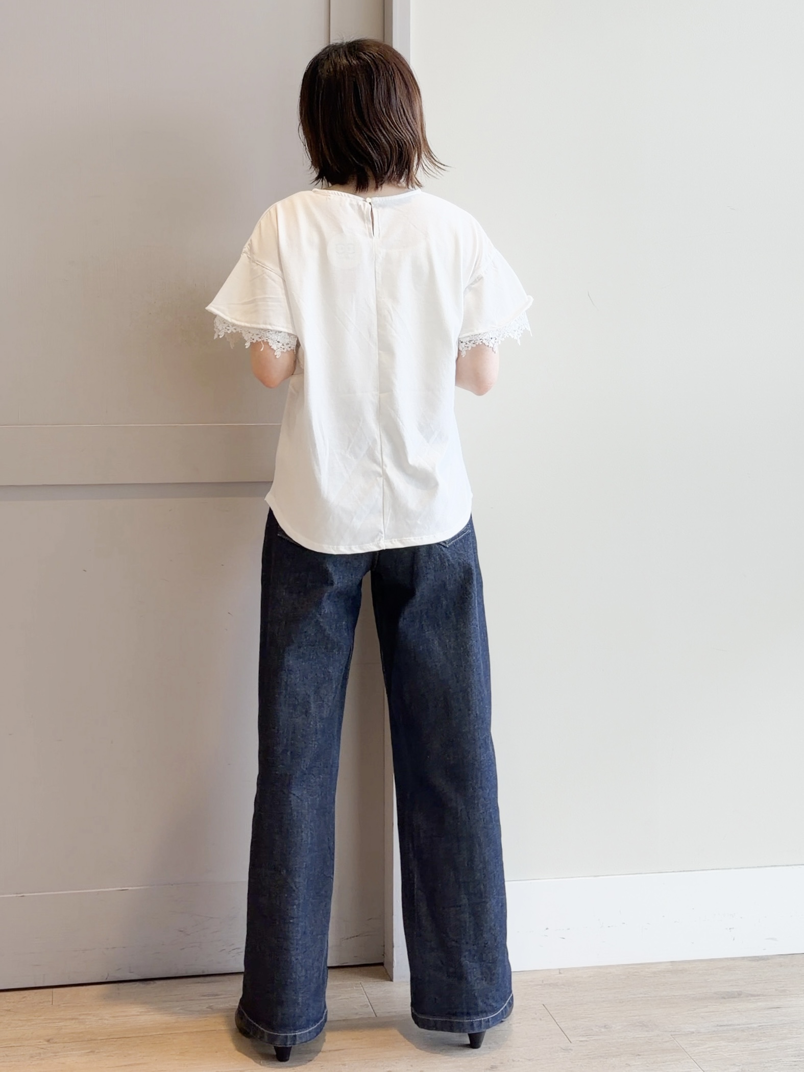yamakoさんの「grove｜【二の腕カバー、UV/ひんやり】涼しく華やかに、レースレイヤードスリーブTシャツ」を使ったコーディネート