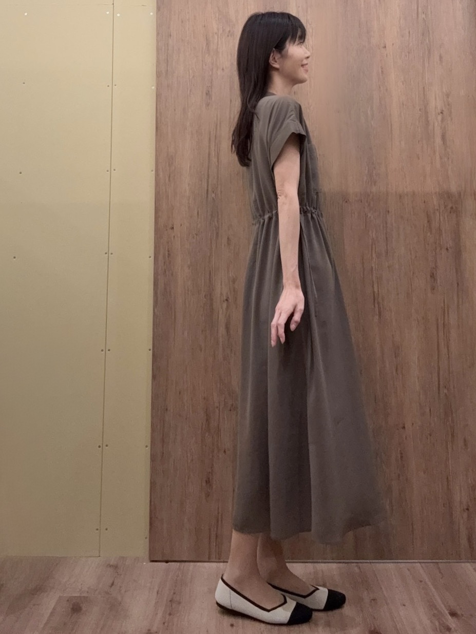 Ayakoさんの「grove｜【洗える/体型カバー】ウエストドロストワンピース」を使ったコーディネート