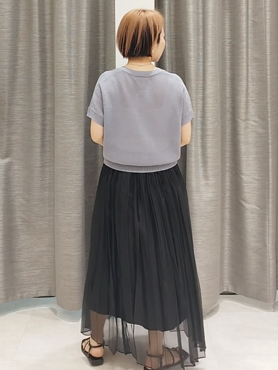 s u g iさんの「UNTITLED｜【洗える/清涼感】ドライタッチスリーブレスカーディガン」を使ったコーディネート