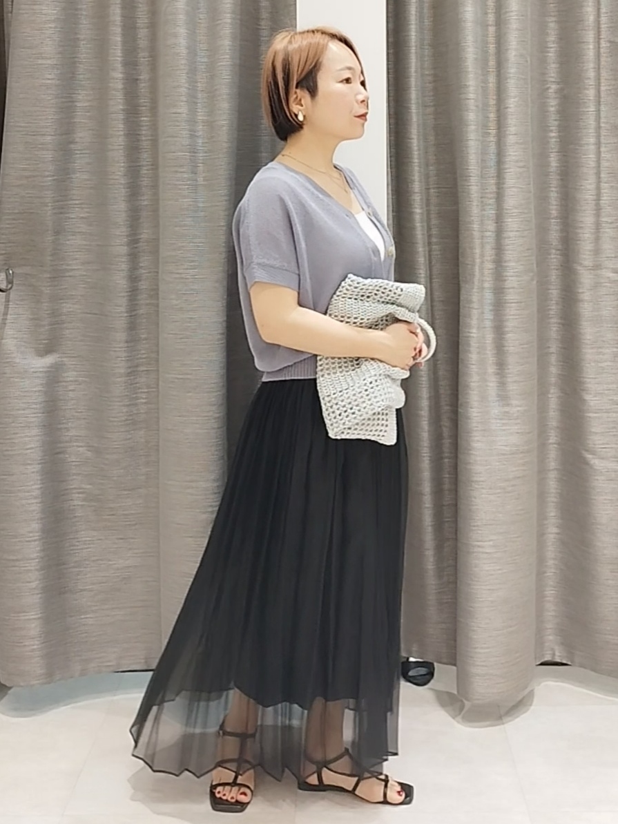 s u g iさんの「UNTITLED｜【洗える/清涼感】ドライタッチスリーブレスカーディガン」を使ったコーディネート