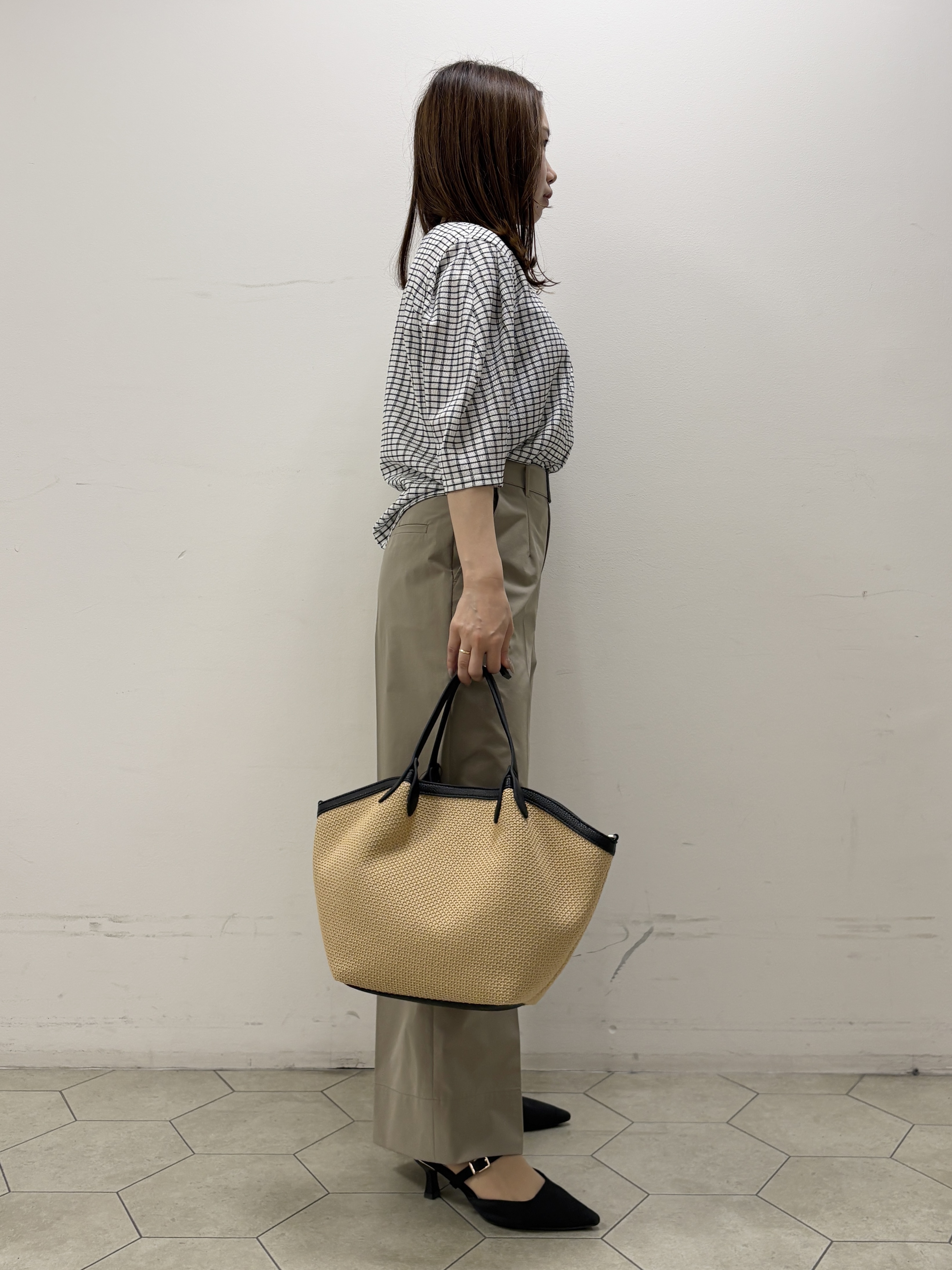 kahoさんの「INDIVI｜【UVケア／吸汗速乾】チェック柄タックボリュームスリーブトップス」を使ったコーディネート