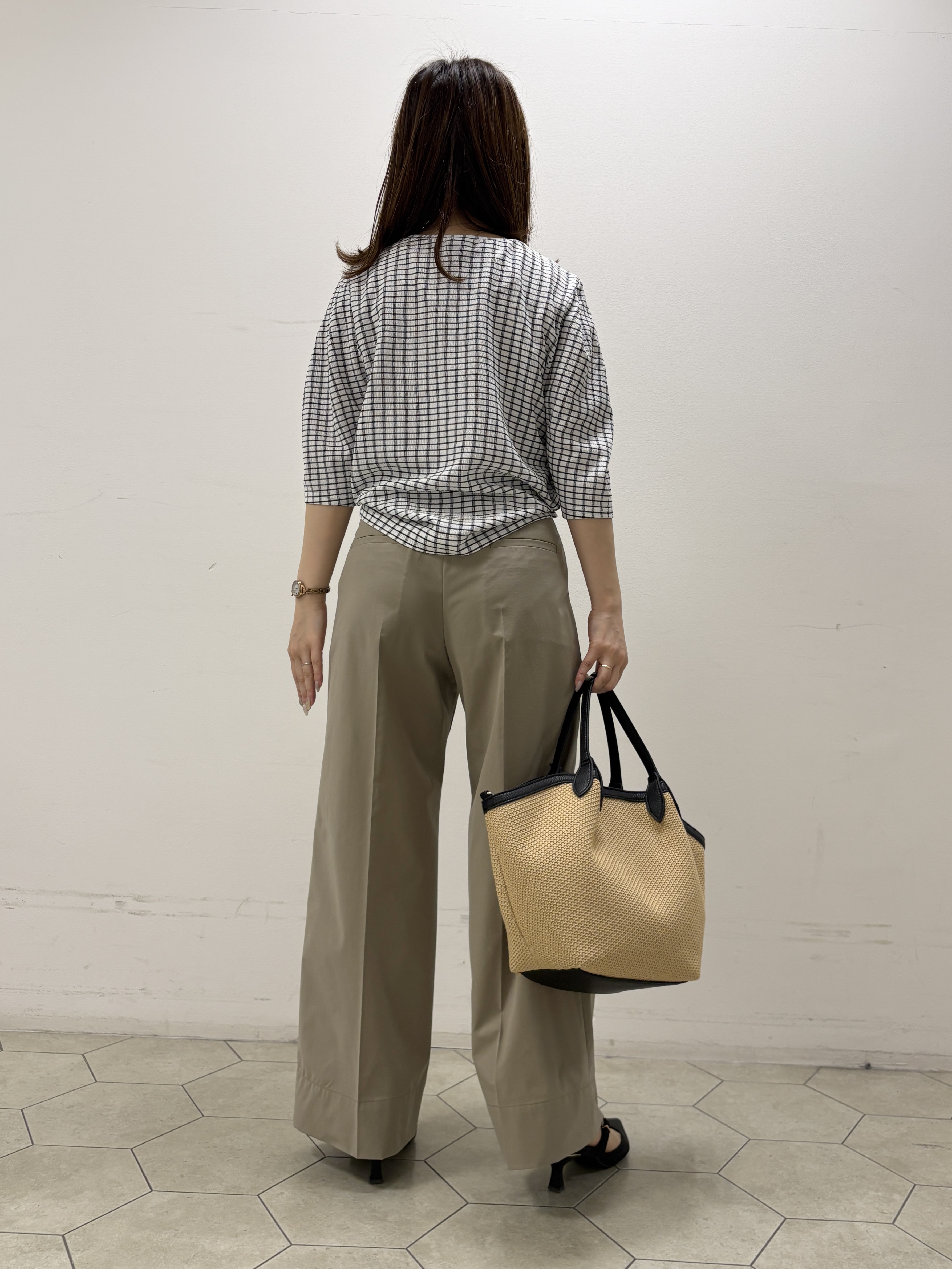 kahoさんの「INDIVI｜【UVケア／吸汗速乾】チェック柄タックボリュームスリーブトップス」を使ったコーディネート