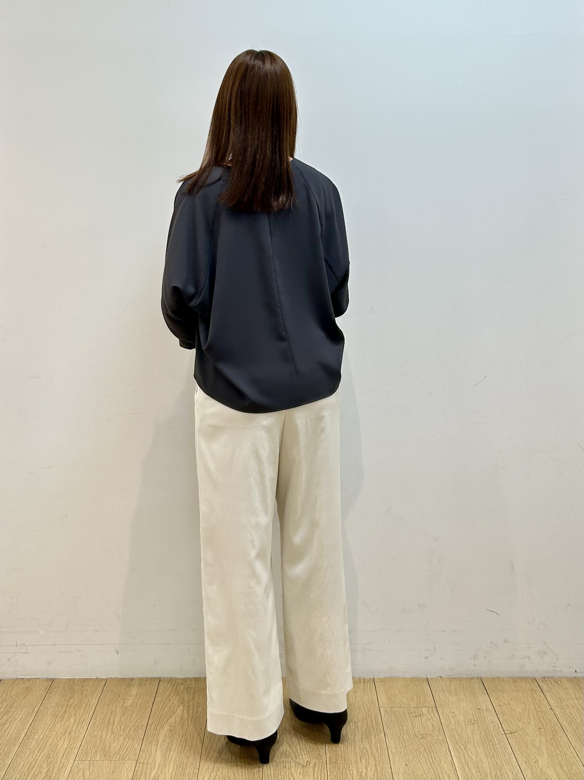 kozueさんの「INDIVI｜【さらに軽く軽快！／着る日傘】ドルマントップス」を使ったコーディネート