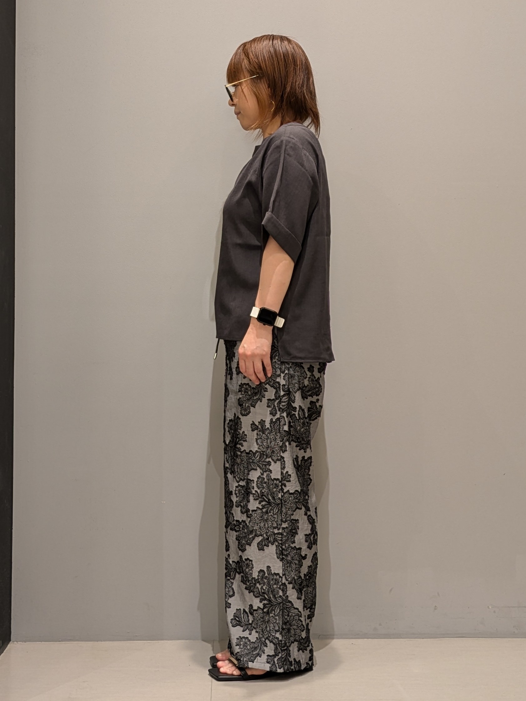 yukaさんの「THE SHOP TK｜【M-XL/二の腕カバー】さらり麻調メッシュ5分袖ブラウス」を使ったコーディネート