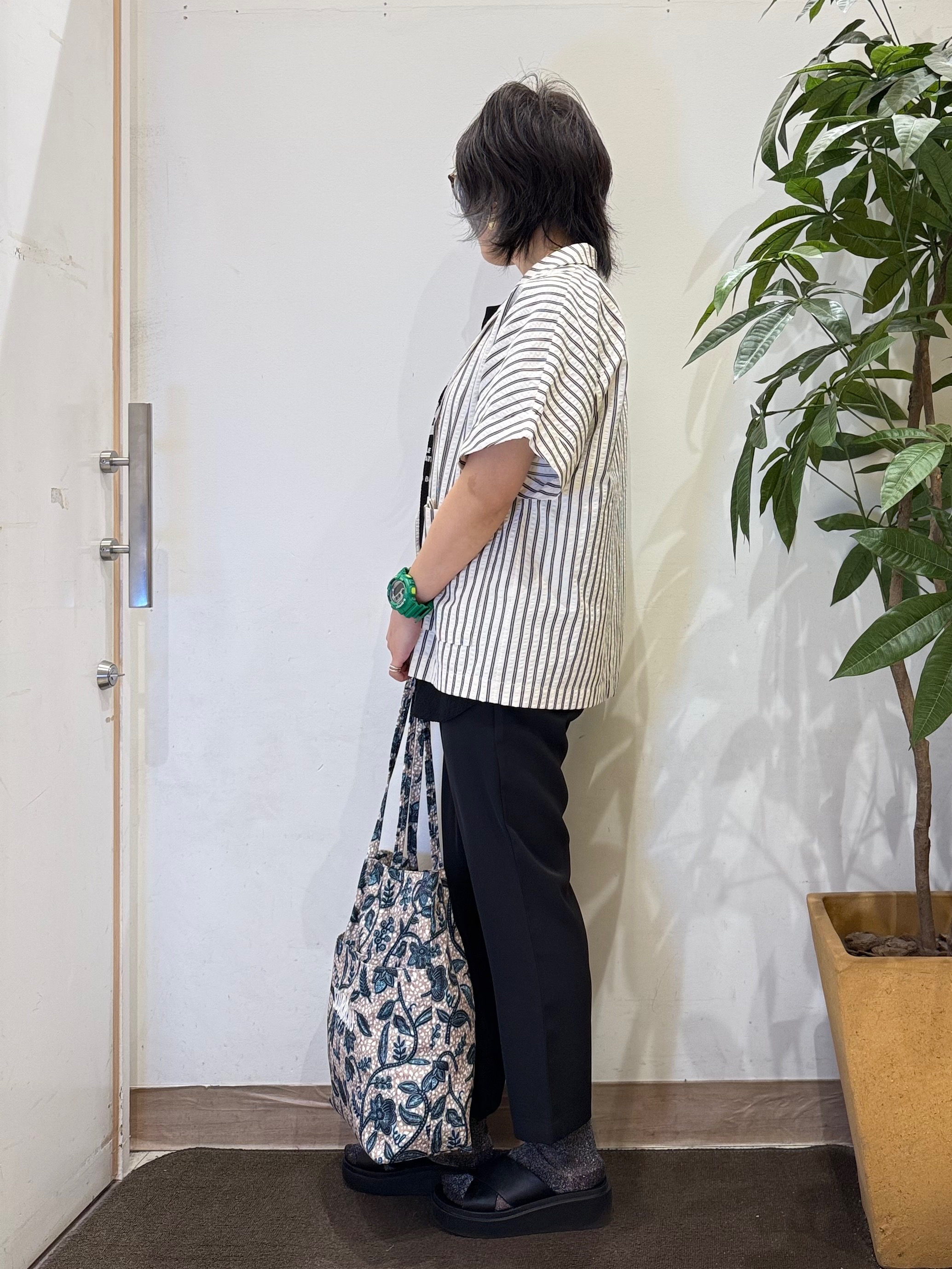 misakiさんの「SHOO･LA･RUE｜【ひんやり/吸水速乾/セットアップ可】羽織るだけで主役になる サッカーストライプシャツジャケット」を使ったコーディネート