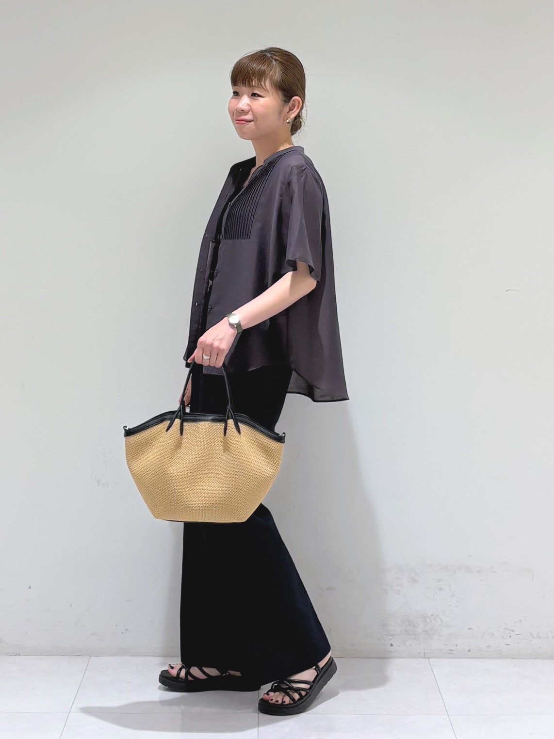 tsuyuさんの「INDIVI｜【接触冷感/洗える】シアーシャンブレーピンタックブラウス」を使ったコーディネート