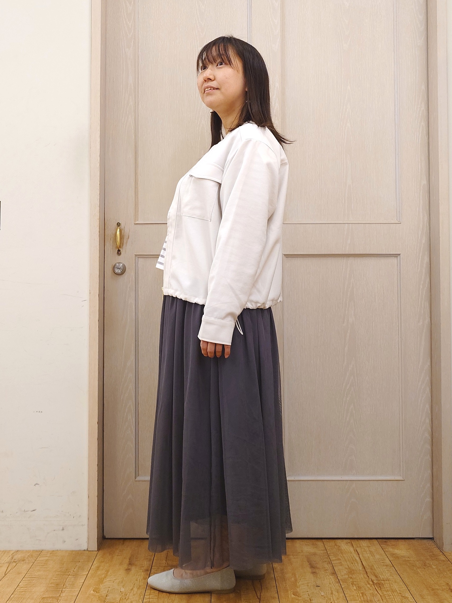 とろろさんの「SHOO･LA･RUE｜【S-LL】サッと羽織れてきれい見え　フラップポケット ノーカラーブルゾン」を使ったコーディネート
