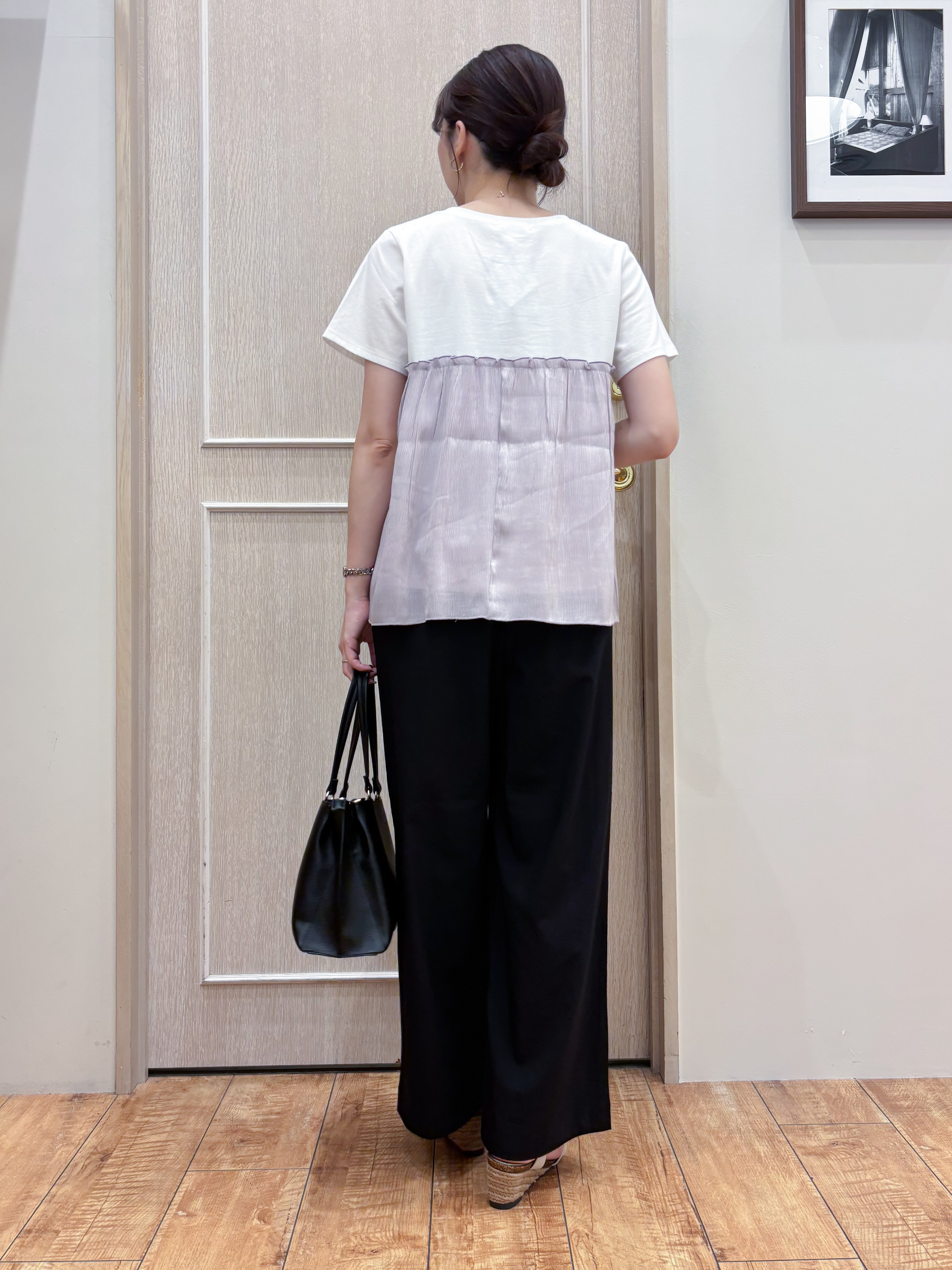 なみさんの「SHOO･LA･RUE｜【ひんやり/S-LL】1枚でインせず決まる きらきらビスチェ風Tシャツ」を使ったコーディネート