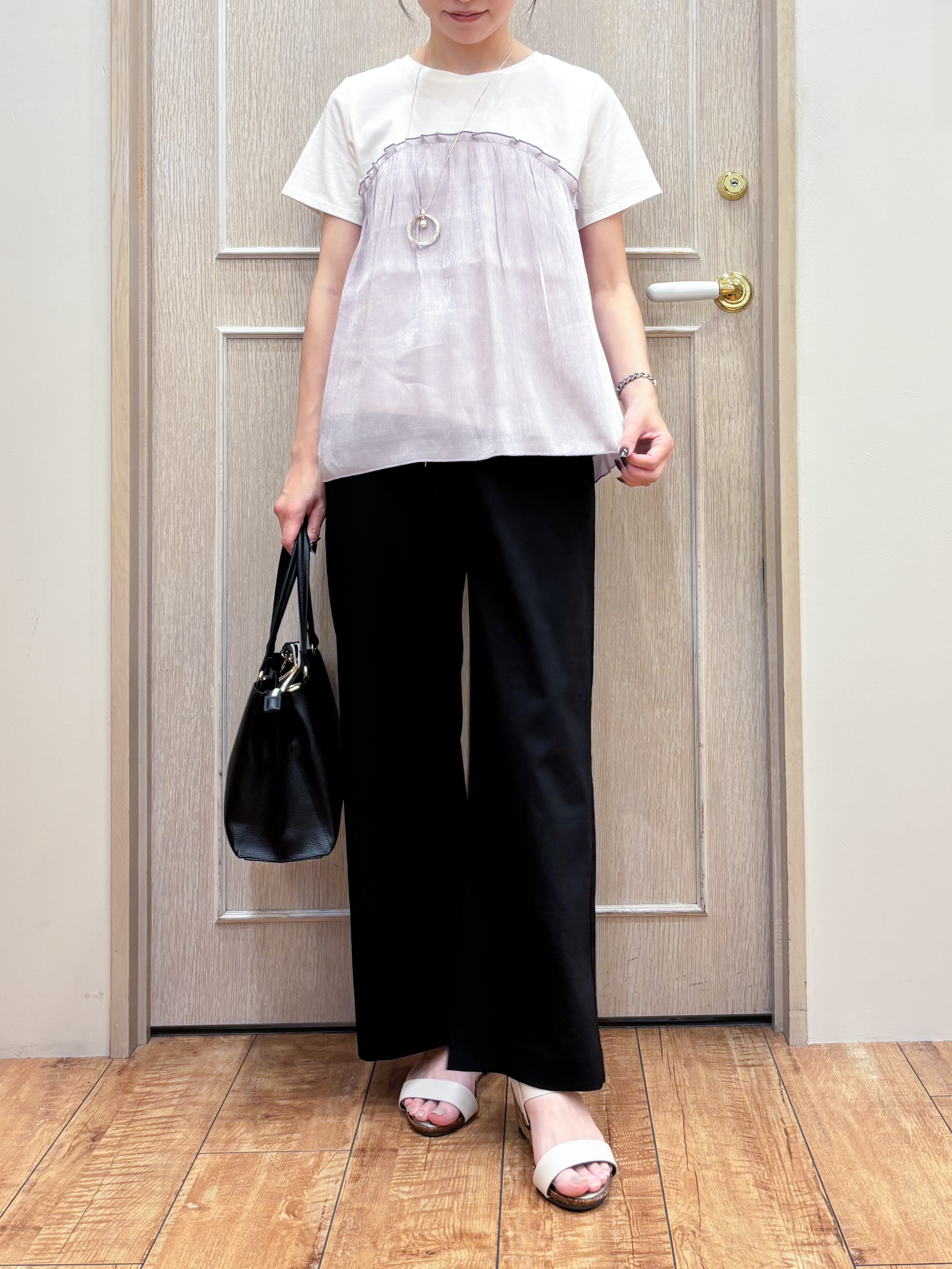 なみさんの「SHOO･LA･RUE｜【ひんやり/S-LL】1枚でインせず決まる きらきらビスチェ風Tシャツ」を使ったコーディネート