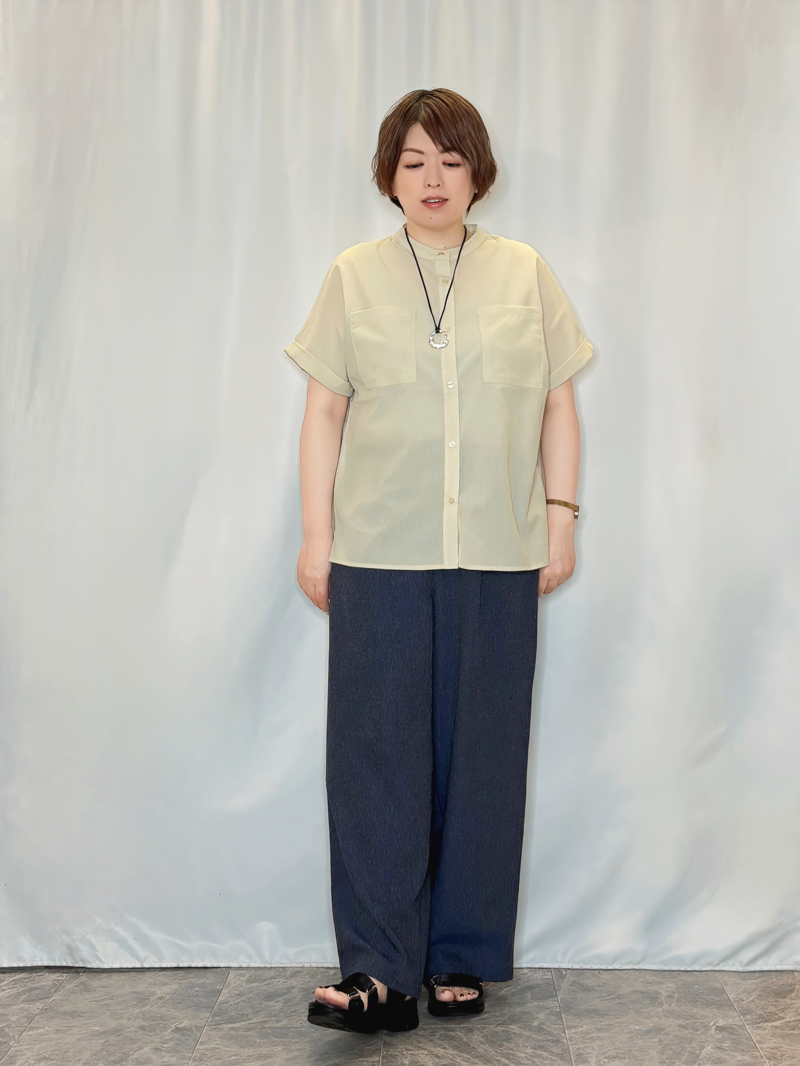 たみさんの「SHOO･LA･RUE｜【洗濯機可/ひんやり/UV】さらっとしたタッチが心地よい ショート丈 Vネックカーディガン」を使ったコーディネート