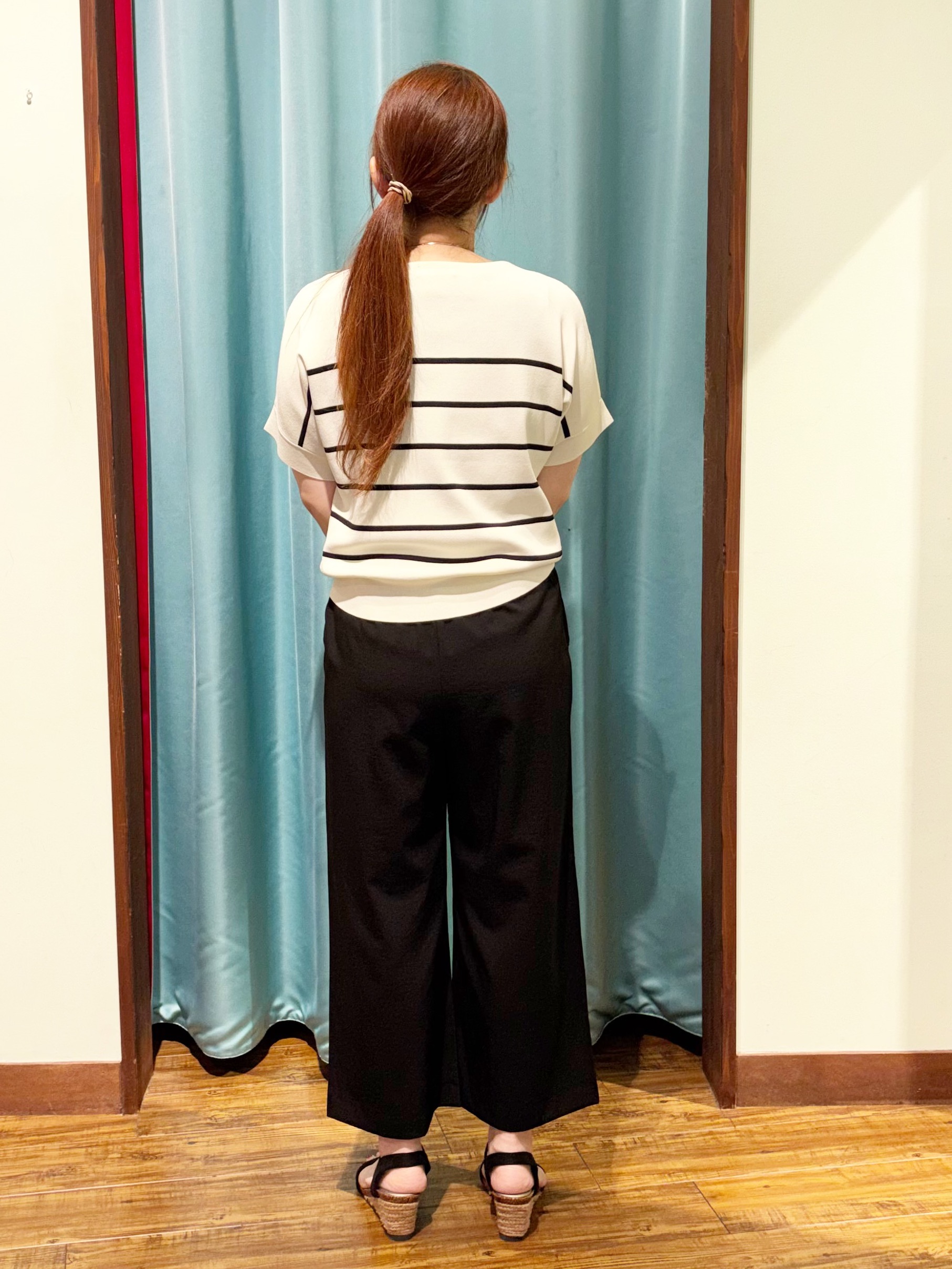 tukiさんの「SHOO･LA･RUE｜【毎日洗える/ひんやり/UV/S-LL】二の腕隠れる さらっとドルマン半袖ニット」を使ったコーディネート