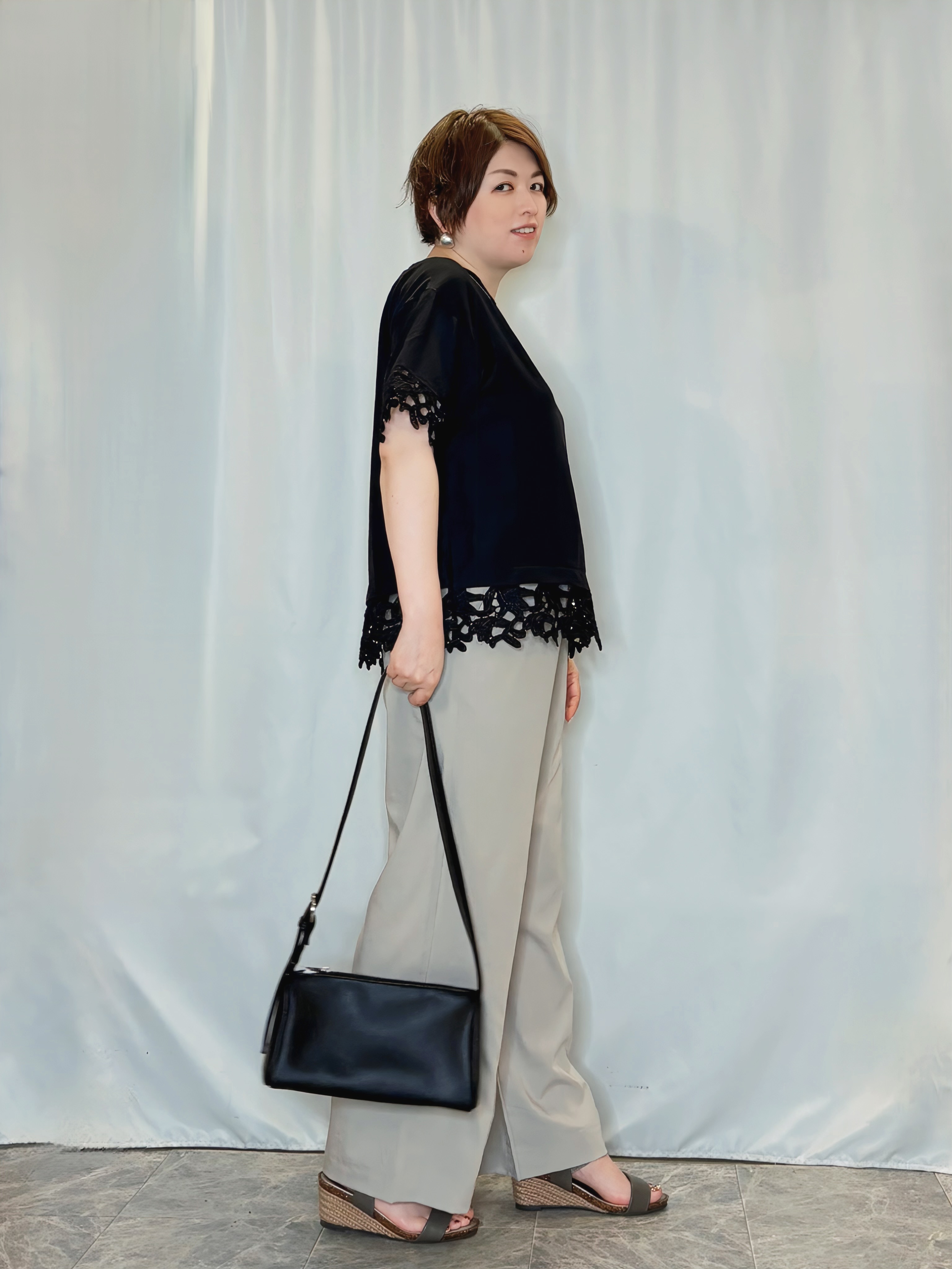 たみさんの「SHOO･LA･RUE｜【ひんやり/洗濯後しわになりにくい/S-LL】コーデの主役になる レース付きブラウス」を使ったコーディネート