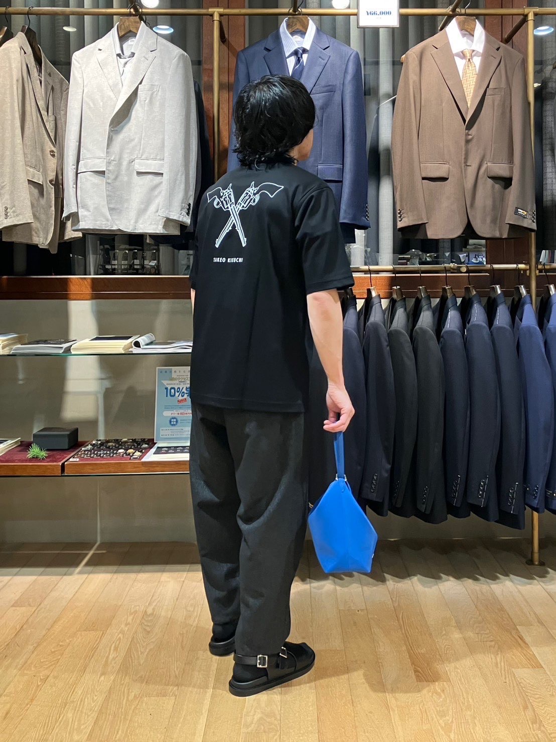 成田さんの「TAKEO KIKUCHI｜【BOWLER HAT LABEL】アイスクリアコットン バッククロスピストル 半袖Tシャツ」を使ったコーディネート