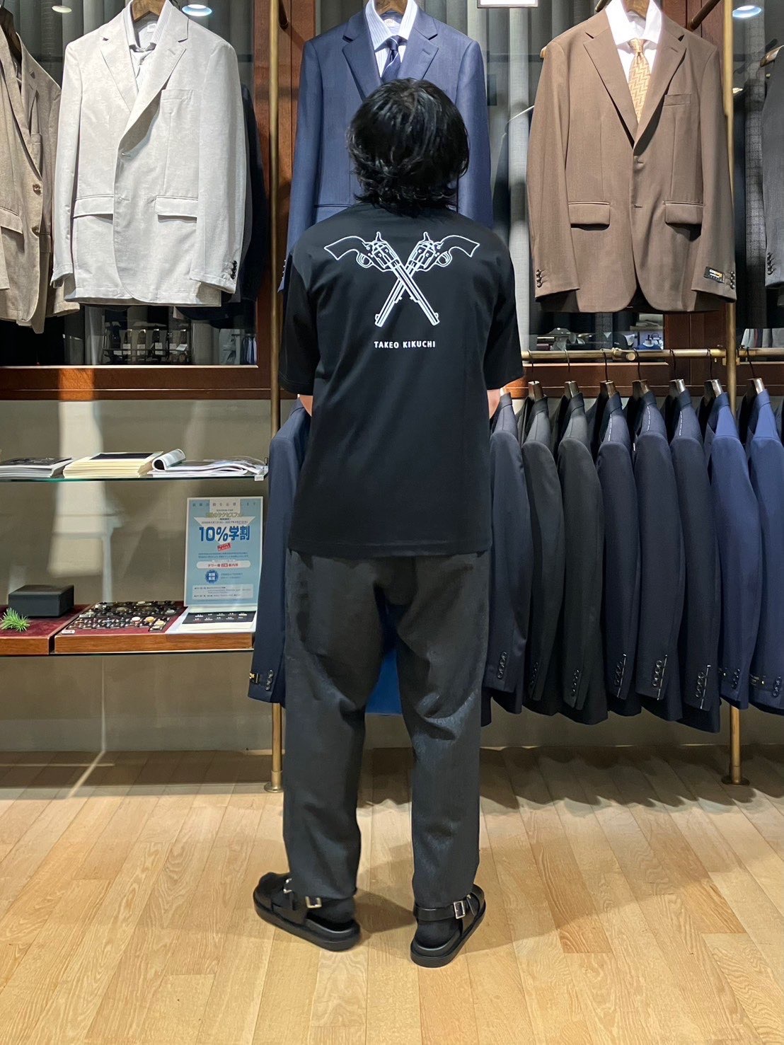 成田さんの「TAKEO KIKUCHI｜【BOWLER HAT LABEL】アイスクリアコットン バッククロスピストル 半袖Tシャツ」を使ったコーディネート
