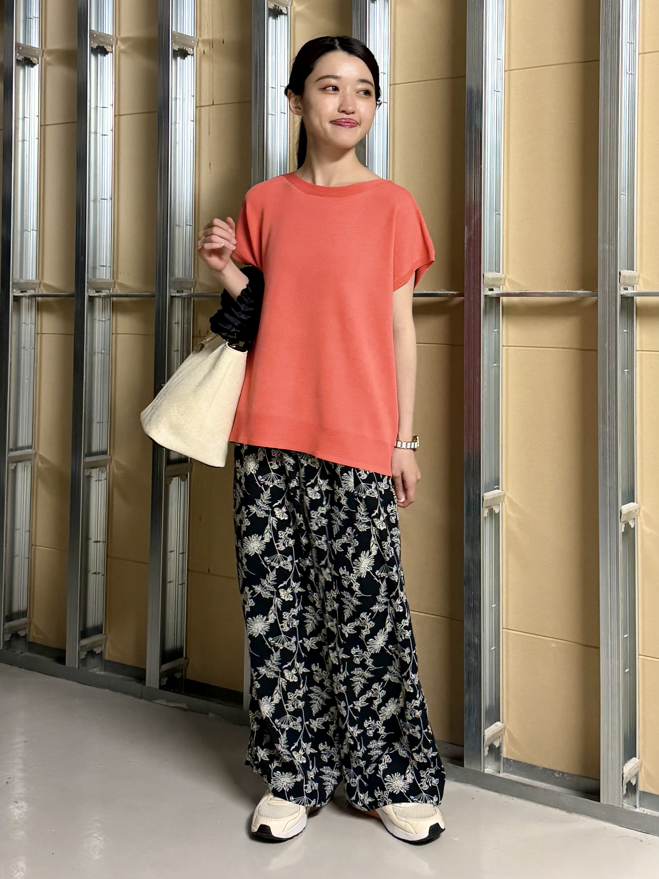 sahoさんの「THE SHOP TK｜【S-XL/ひんやりタッチ】多機能フレンチスリーブニット 洗濯機OK/UVケア/毛玉になりにくい」を使ったコーディネート