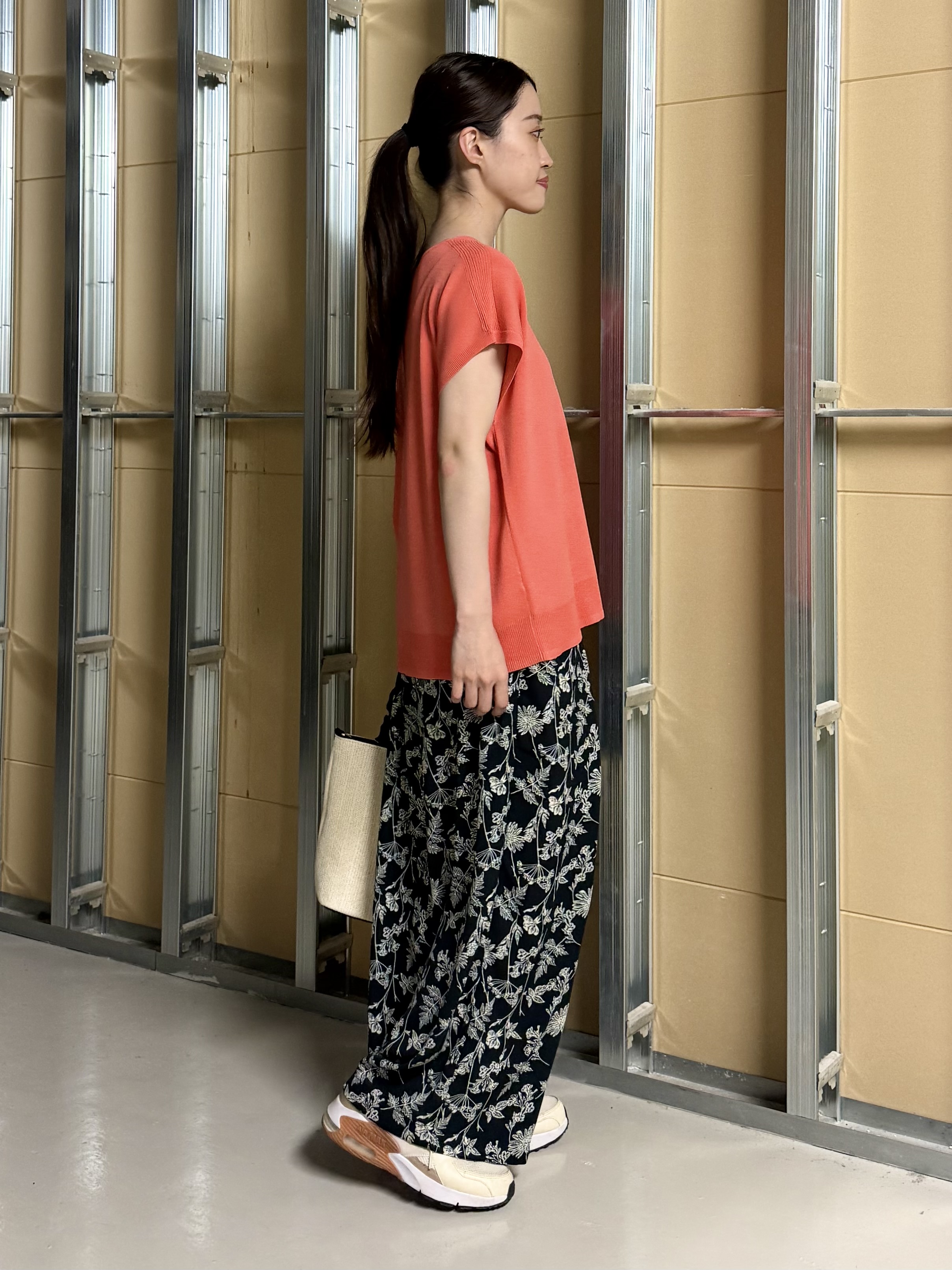 sahoさんの「THE SHOP TK｜【S-XL/ひんやりタッチ】多機能フレンチスリーブニット 洗濯機OK/UVケア/毛玉になりにくい」を使ったコーディネート