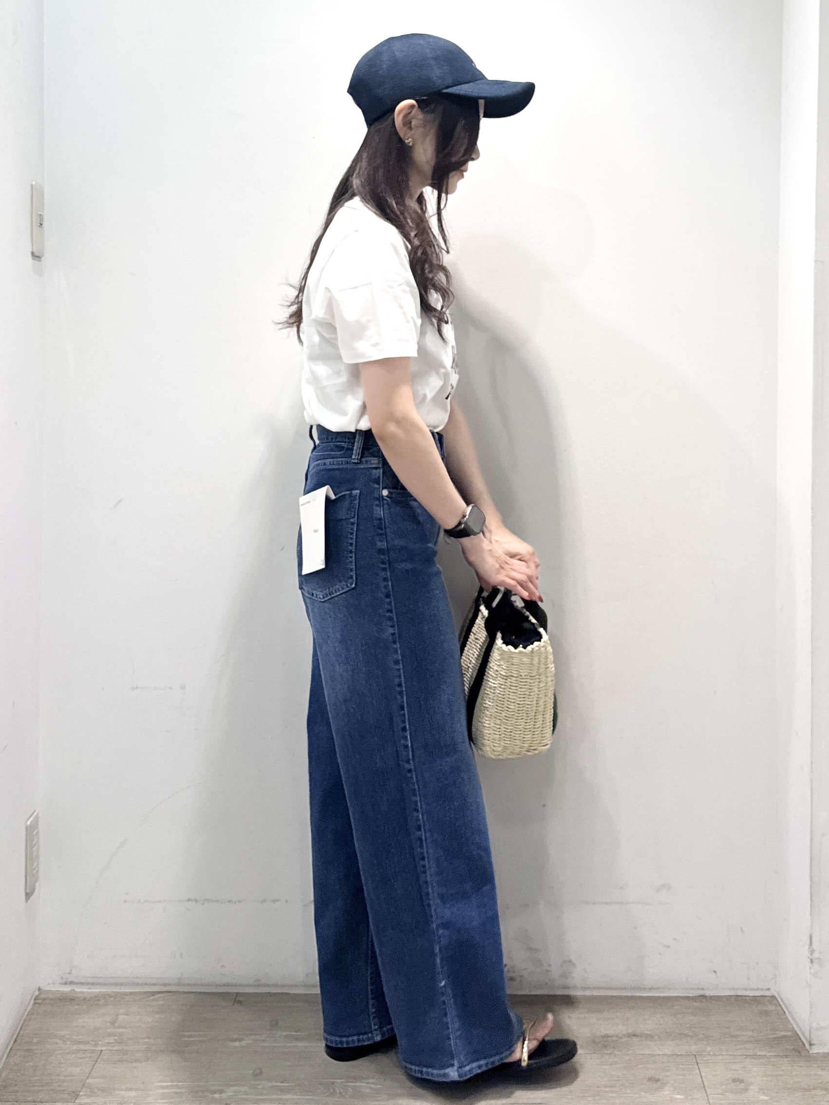 yuicciさんの「OPAQUE.CLIP｜ロゴプリント刺繍アソートTシャツ【洗濯機OK】」を使ったコーディネート