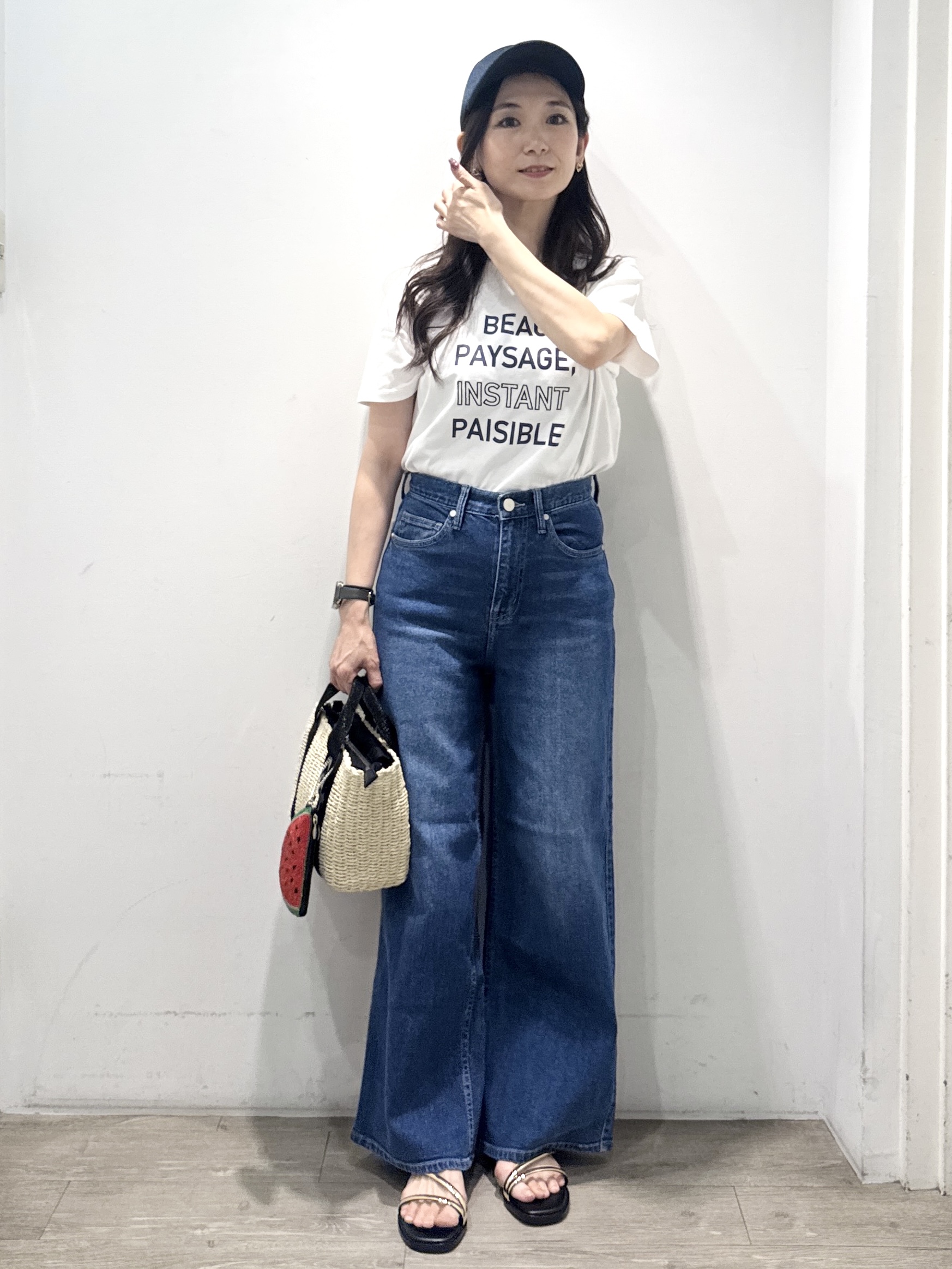 yuicciさんの「OPAQUE.CLIP｜ロゴプリント刺繍アソートTシャツ【洗濯機OK】」を使ったコーディネート