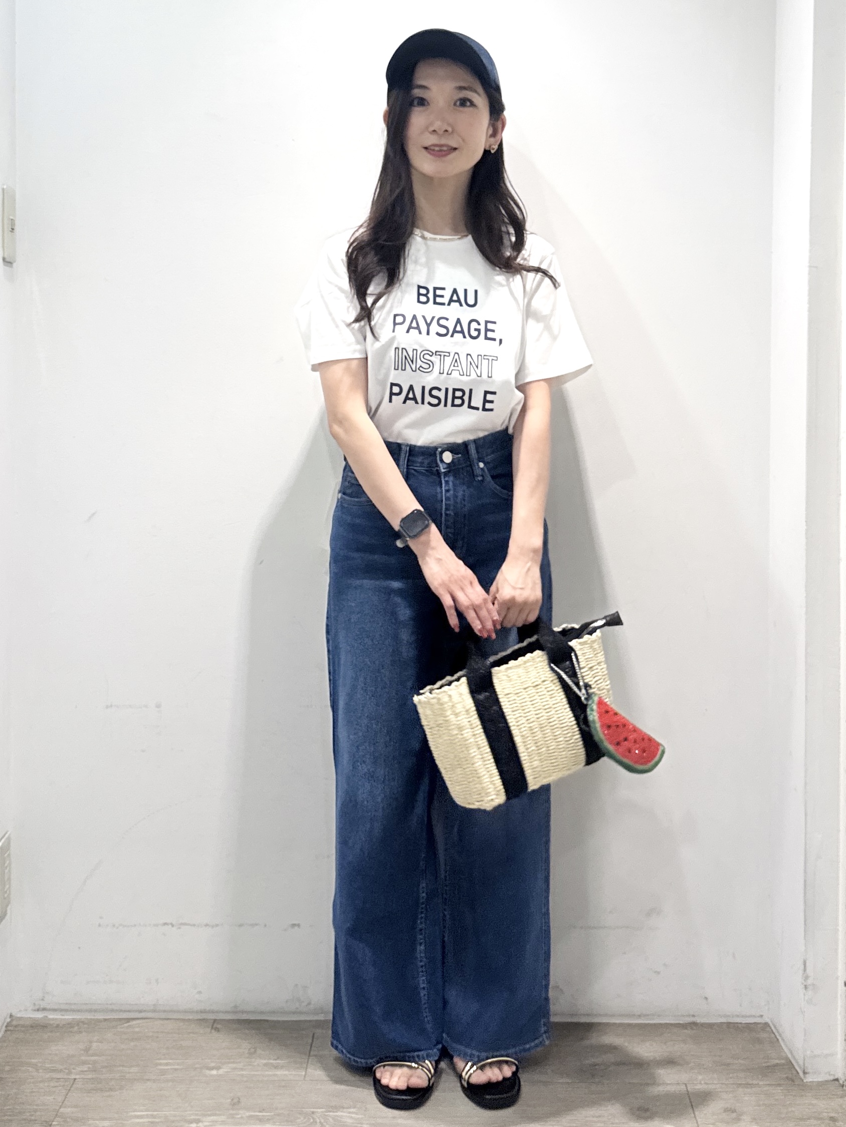 yuicciさんの「OPAQUE.CLIP｜ロゴプリント刺繍アソートTシャツ【洗濯機OK】」を使ったコーディネート