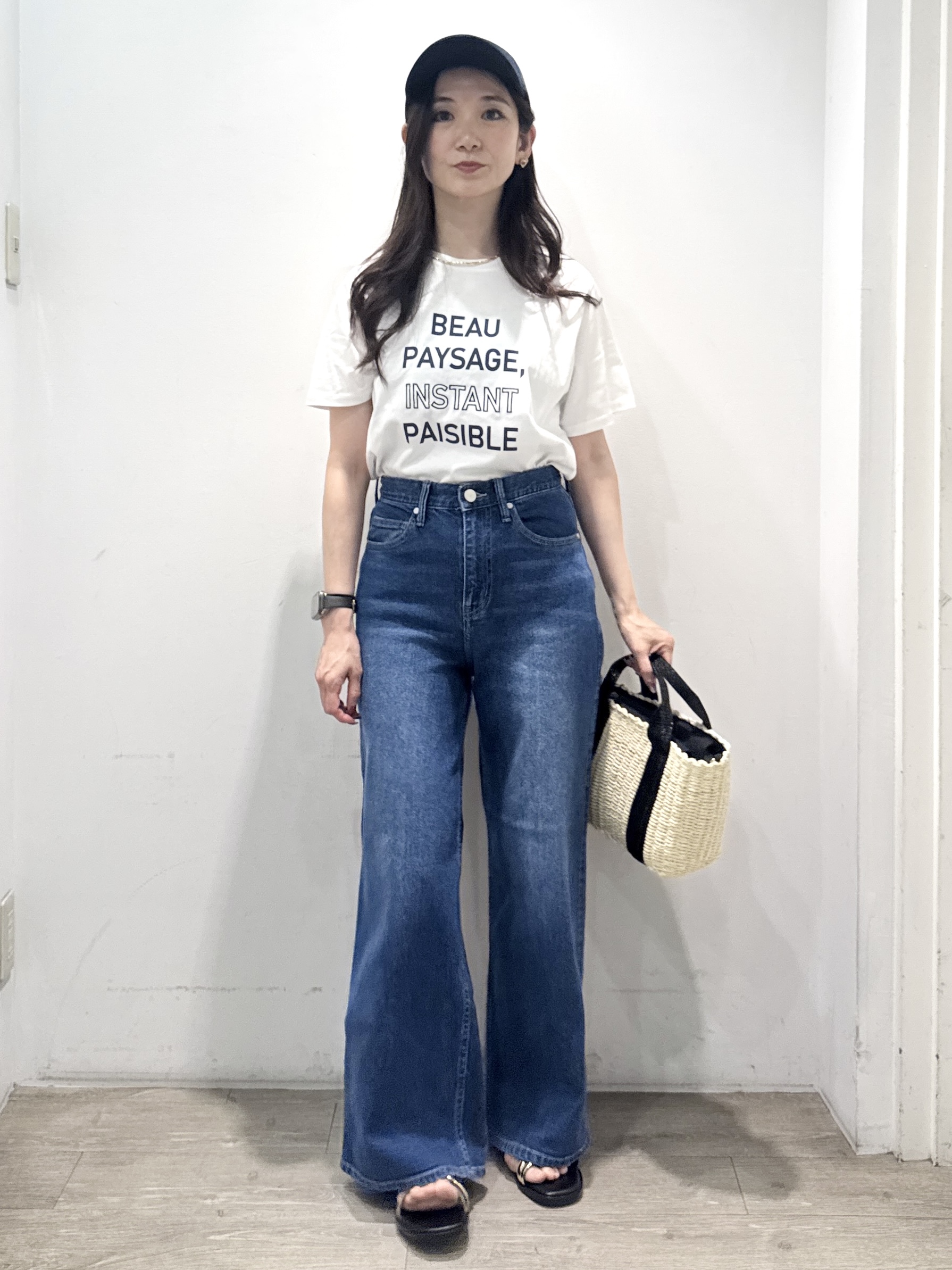 yuicciさんの「OPAQUE.CLIP｜ロゴプリント刺繍アソートTシャツ【洗濯機OK】」を使ったコーディネート